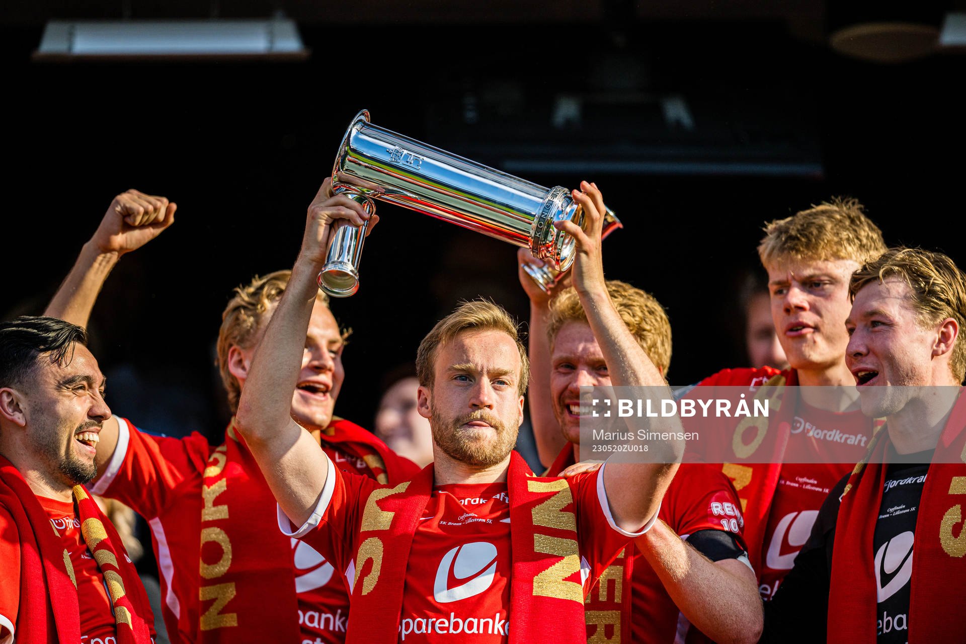 Bård Finne of Brann celebrates with the trophy