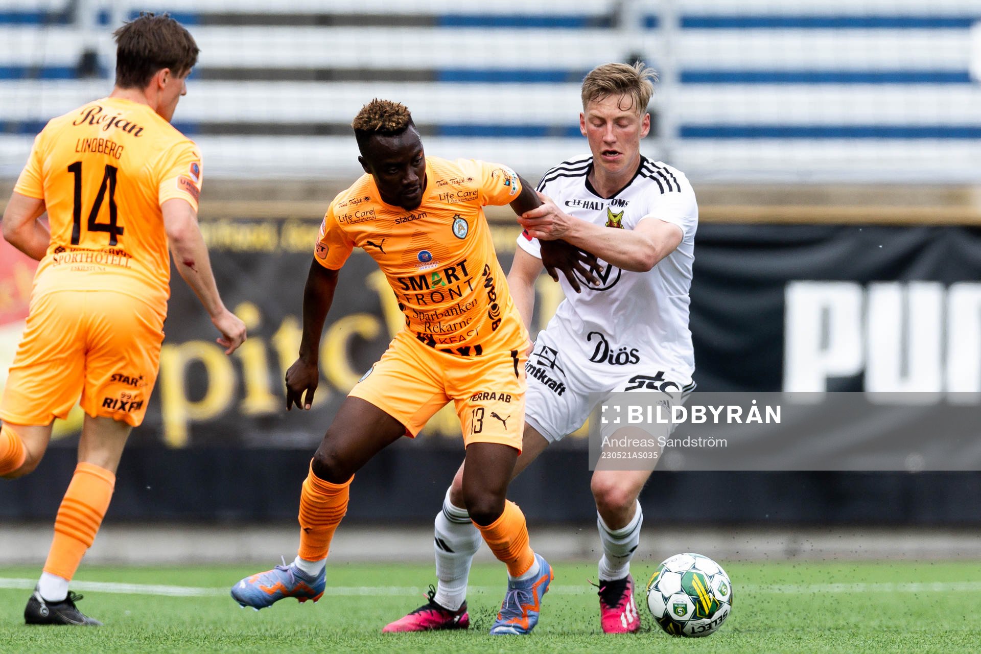 AFC Eskilstunas Aliyu Yakubu och Östersunds Albin Sporrong