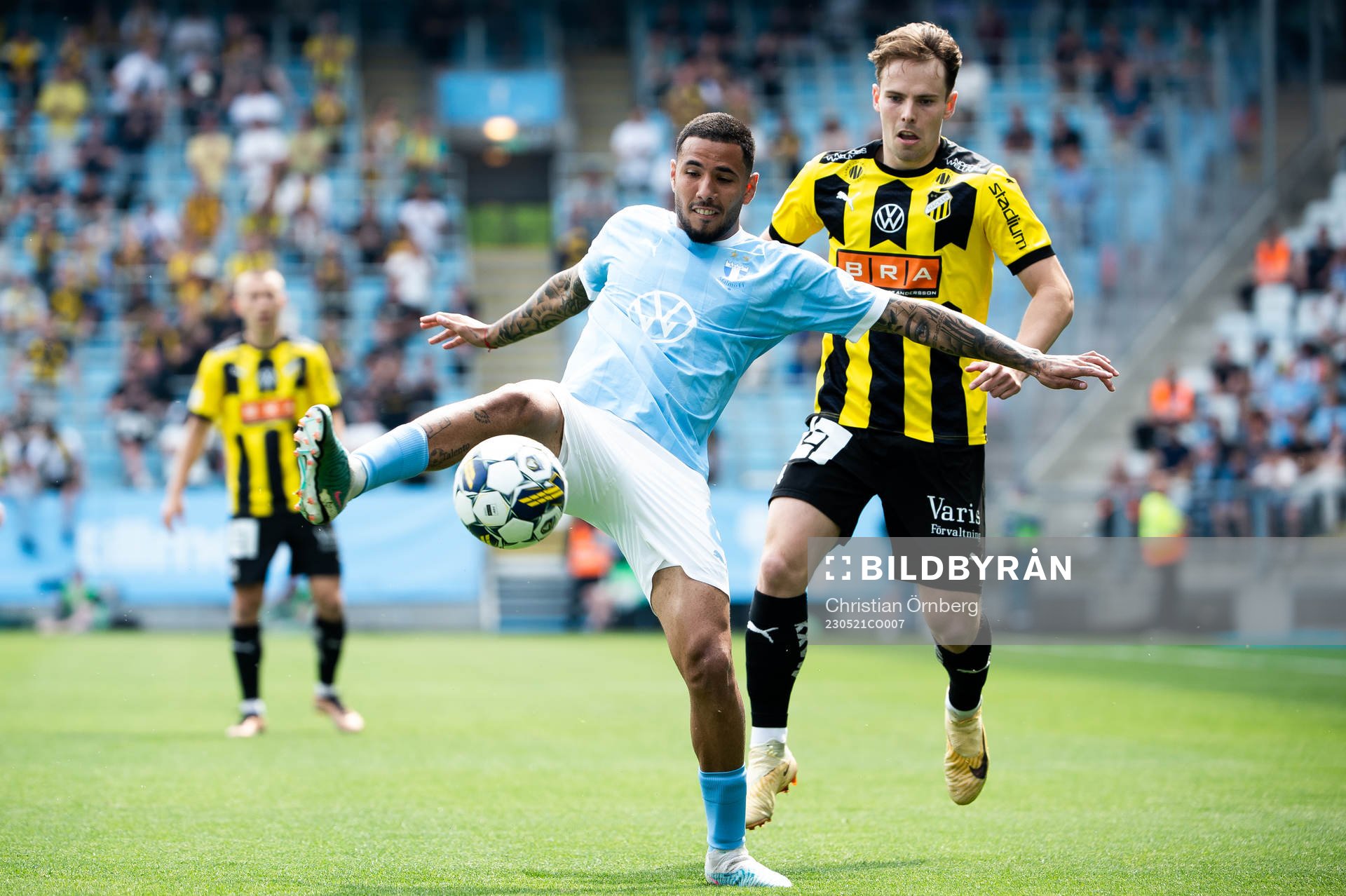 Malmö FFs Sergio Pena och Häckens Lars Olden Larsen