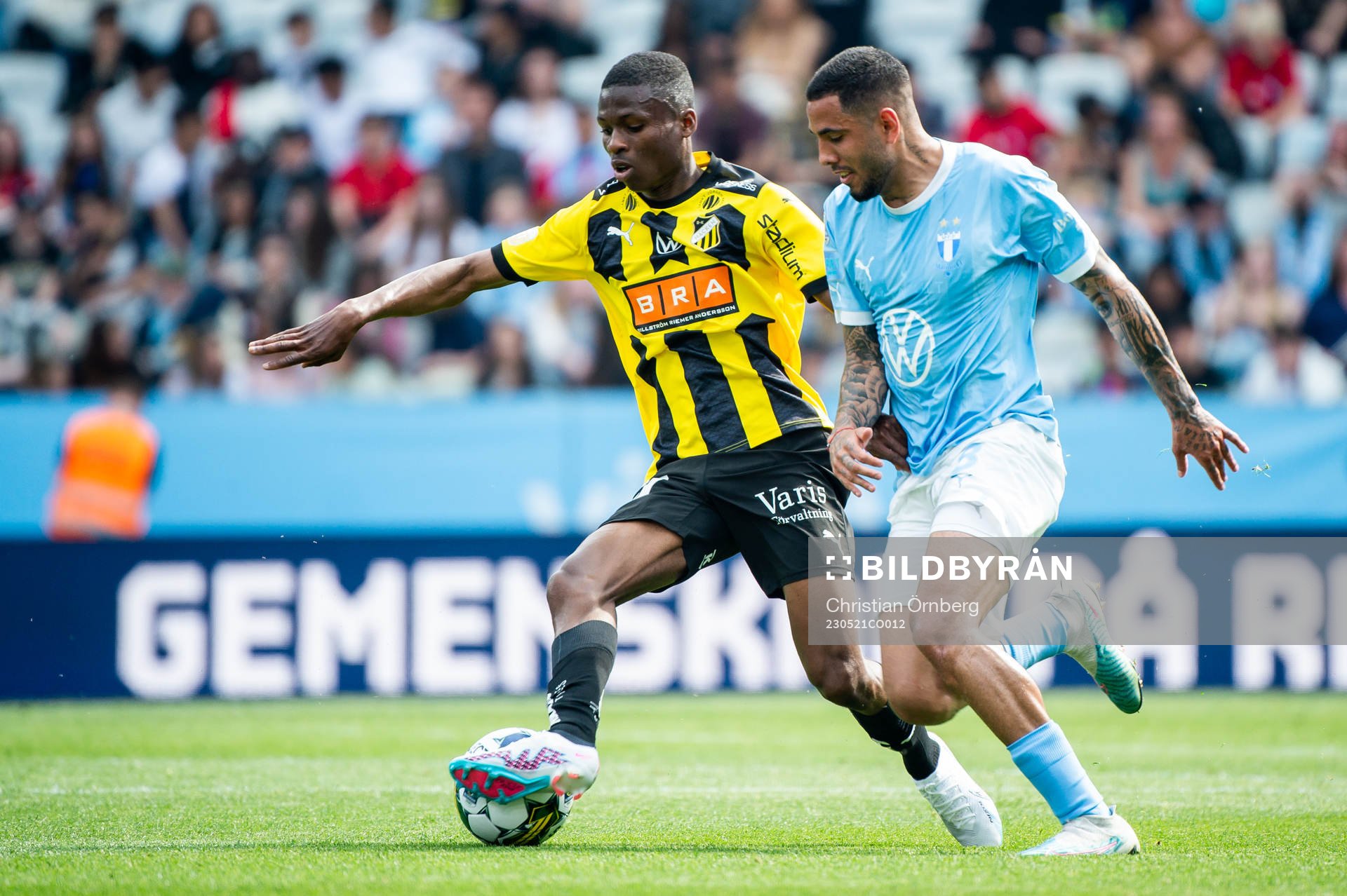 Häckens Akoua Romeo Amane och Malmö FFs Sergio Pena