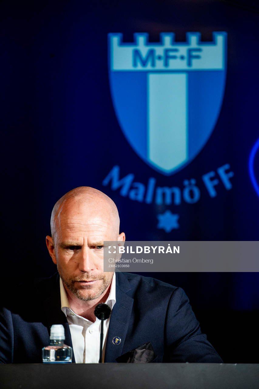 Malmö FFs tränare Henrik Rydström på en presskonferens