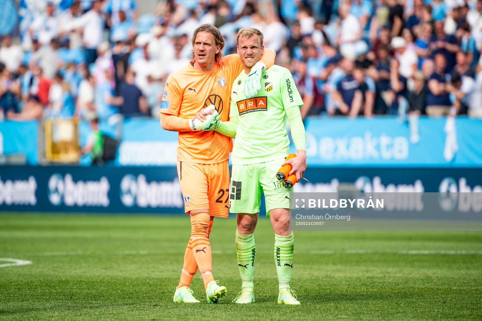 Malmö FFs målvakt Johan Dahlin och Häckens målvakt