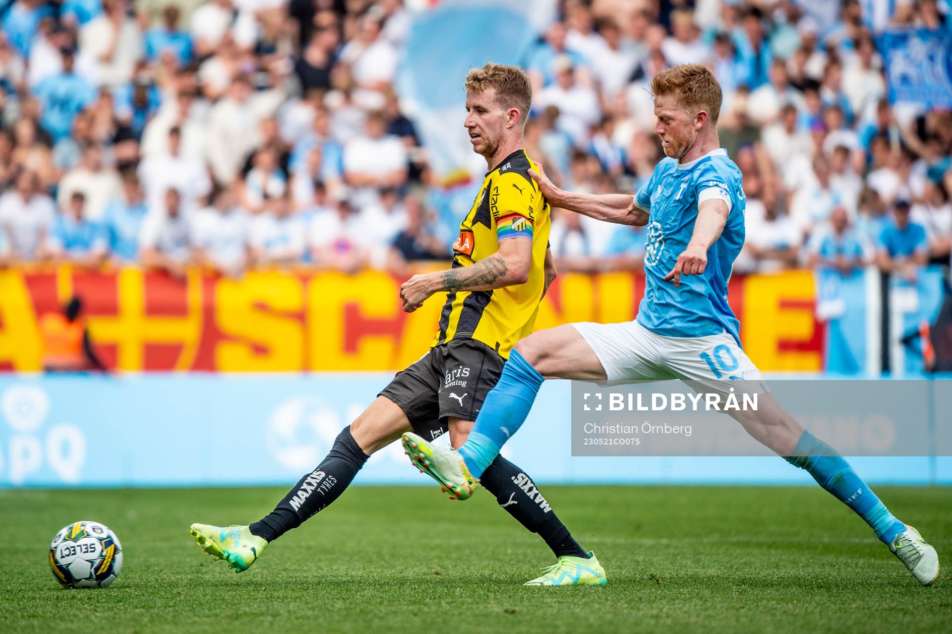 Häckens Samuel Gustafson mot Malmö FFs Anders Christiansen