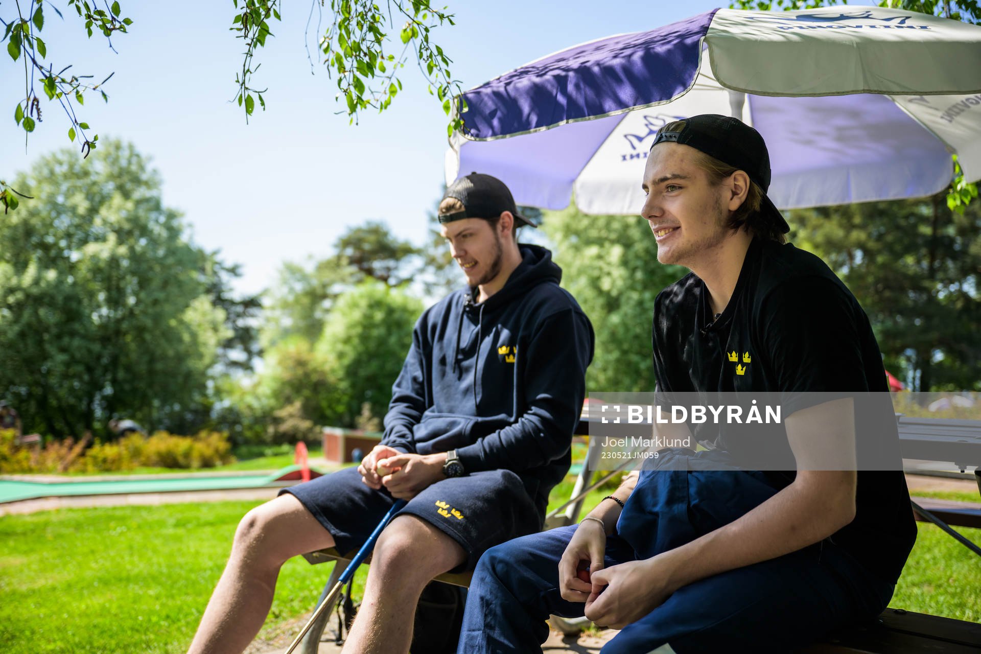 Goaltender Jesper Wallstedt and Leo Carlsson of Sweden