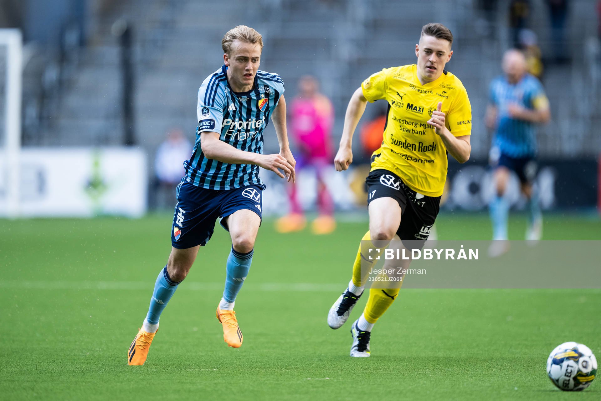 Djurgårdens Oskar Fallenius och Mjällbys Elliot Stroud