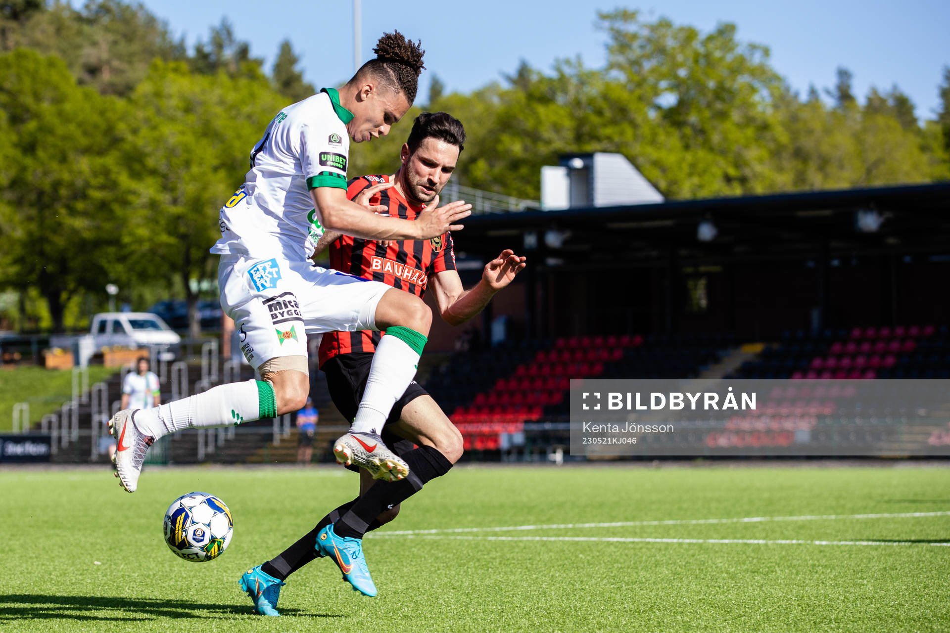 Varbergs Maxime Sainte och Brommapojkarnas Marijan Cosic