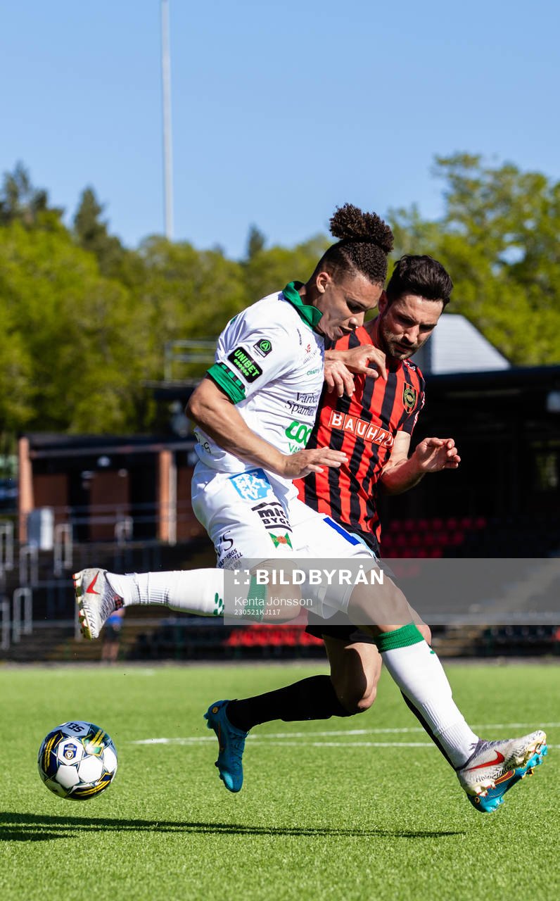 Varbergs Maxime Sainte och Brommapojkarnas Marijan Cosic
