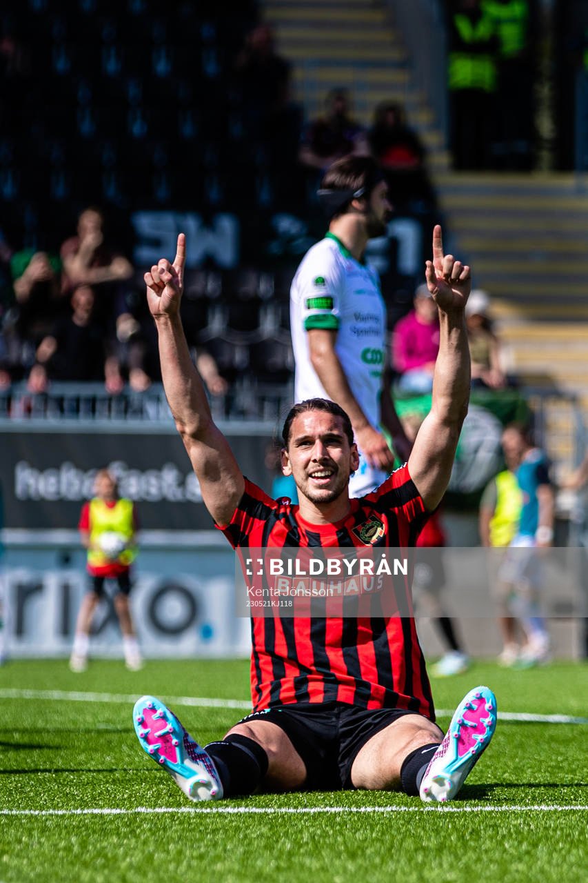 Brommapojkarnas Nikola Vasic jublar