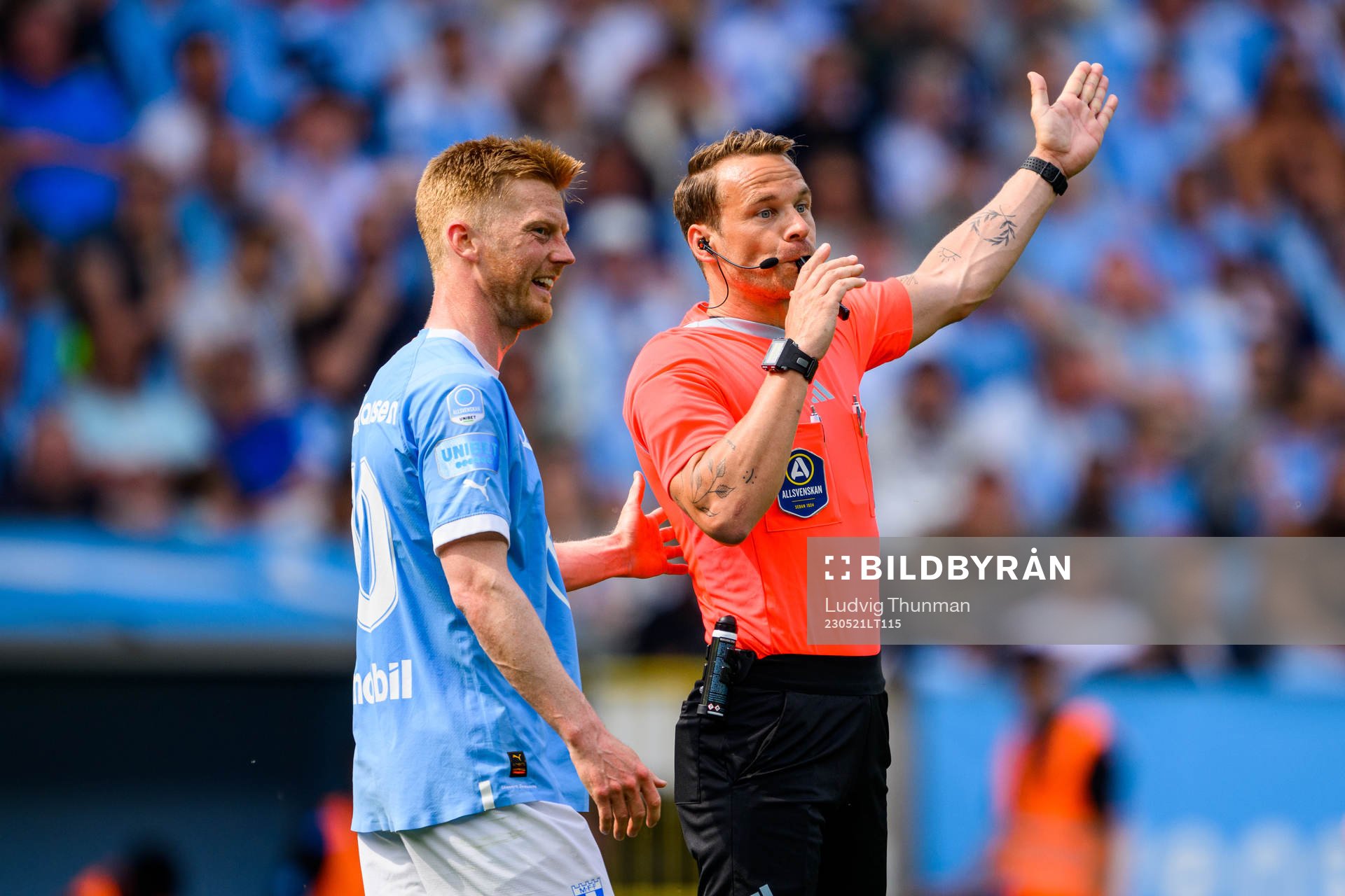 Malmö FFs Anders Christiansen och domare Kristoffer