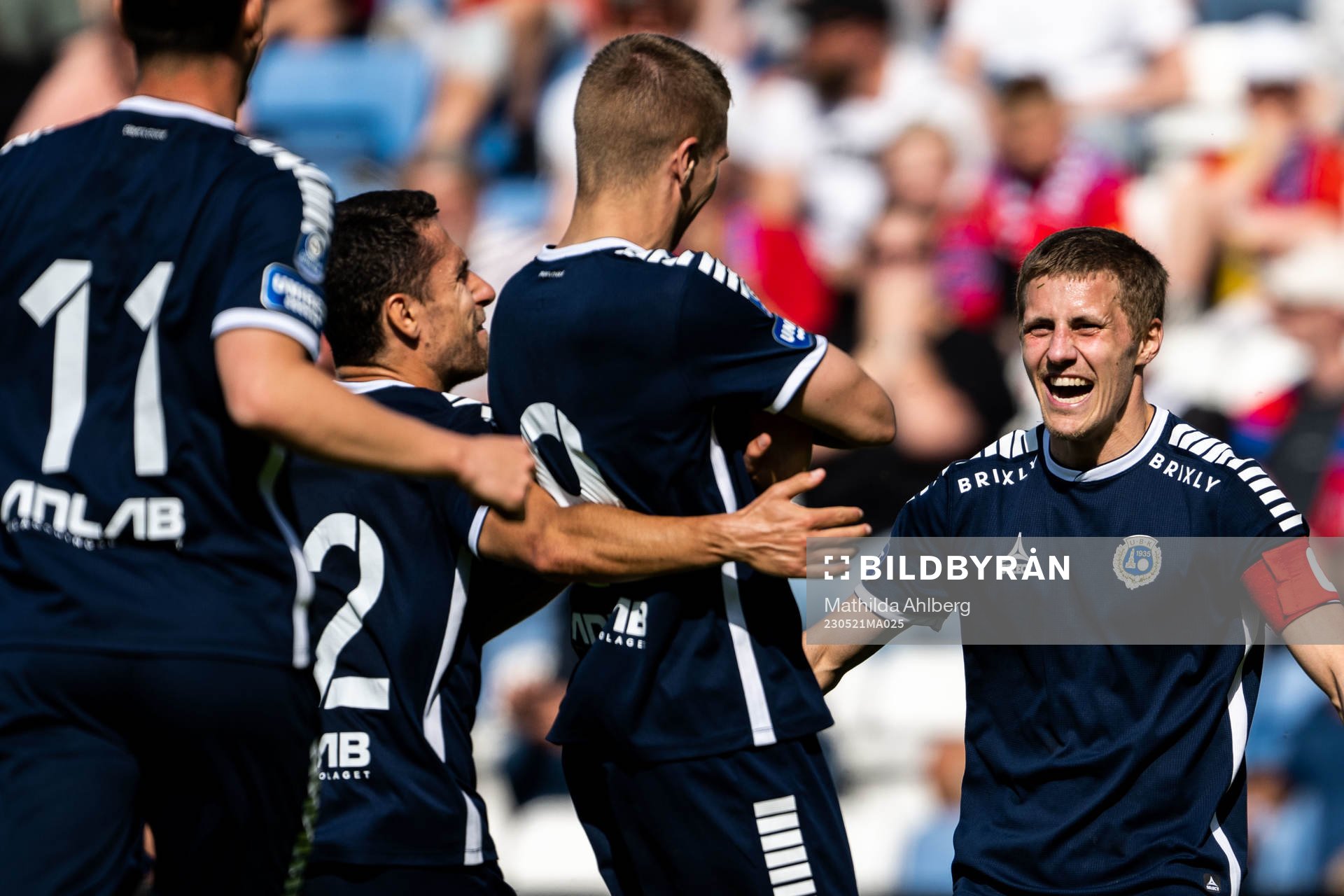 Utsiktens Lucas Hedlund och Erik Westermark jublar efter 0-1 under fotbollsmatchen i Superettan mellan Helsingborg och Utsikten den 21 maj 2023 i Helsingborg.