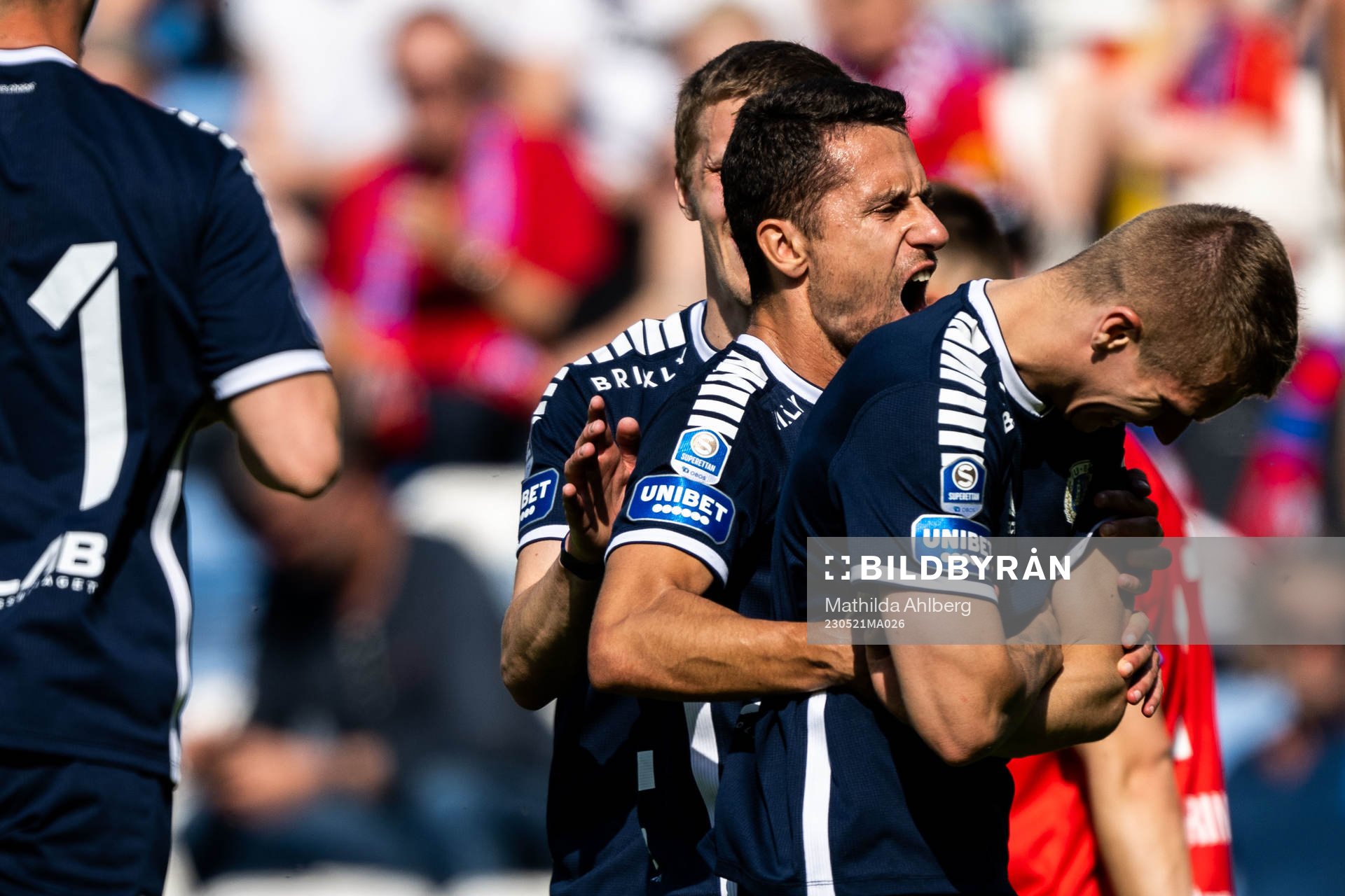 Utsiktens Lucas Hedlund och Erik Westermark jublar efter 0-1 under fotbollsmatchen i Superettan mellan Helsingborg och Utsikten den 21 maj 2023 i Helsingborg.