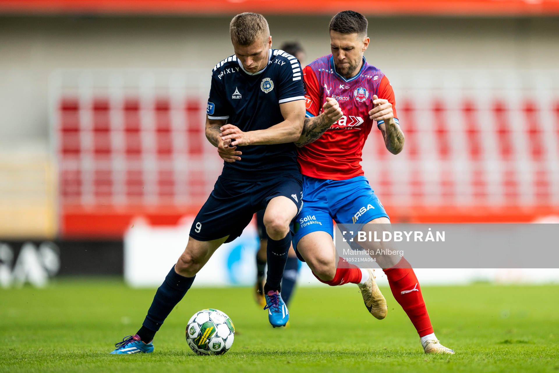 Utsiktens Lucas Hedlund och Helsingborgs Oliver Stojanovic