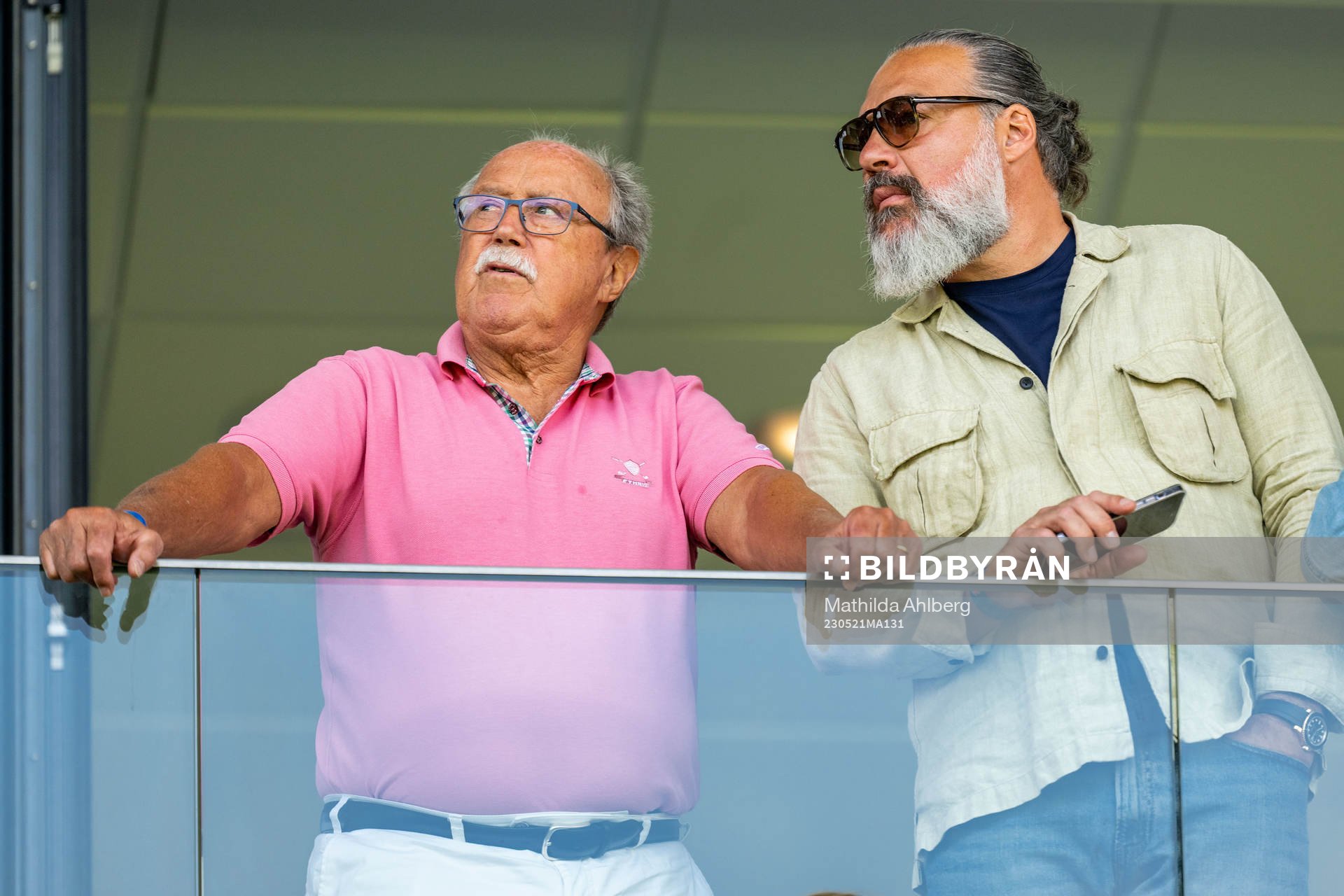 Helsingborgs förre ordförande Sten-Inge Fredin och Igor Stojanovic på läktaren under fotbollsmatchen i Superettan mellan Helsingborg och Utsikten den 21 maj 2023 i Helsingborg.
