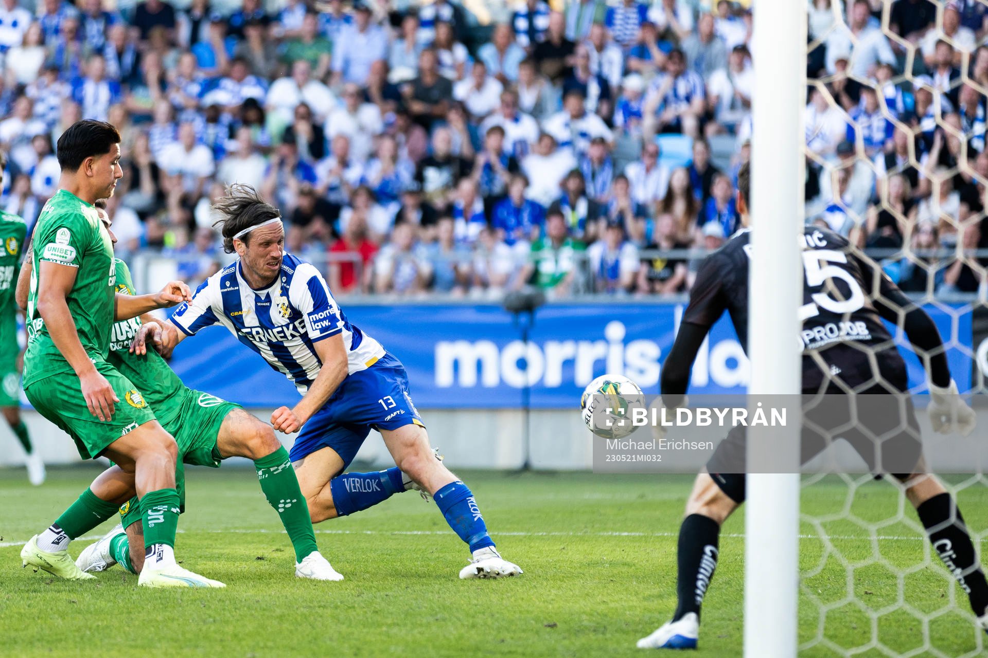 IFK Göteborgs Gustav Svensson och Hammarbys målvakt Davor