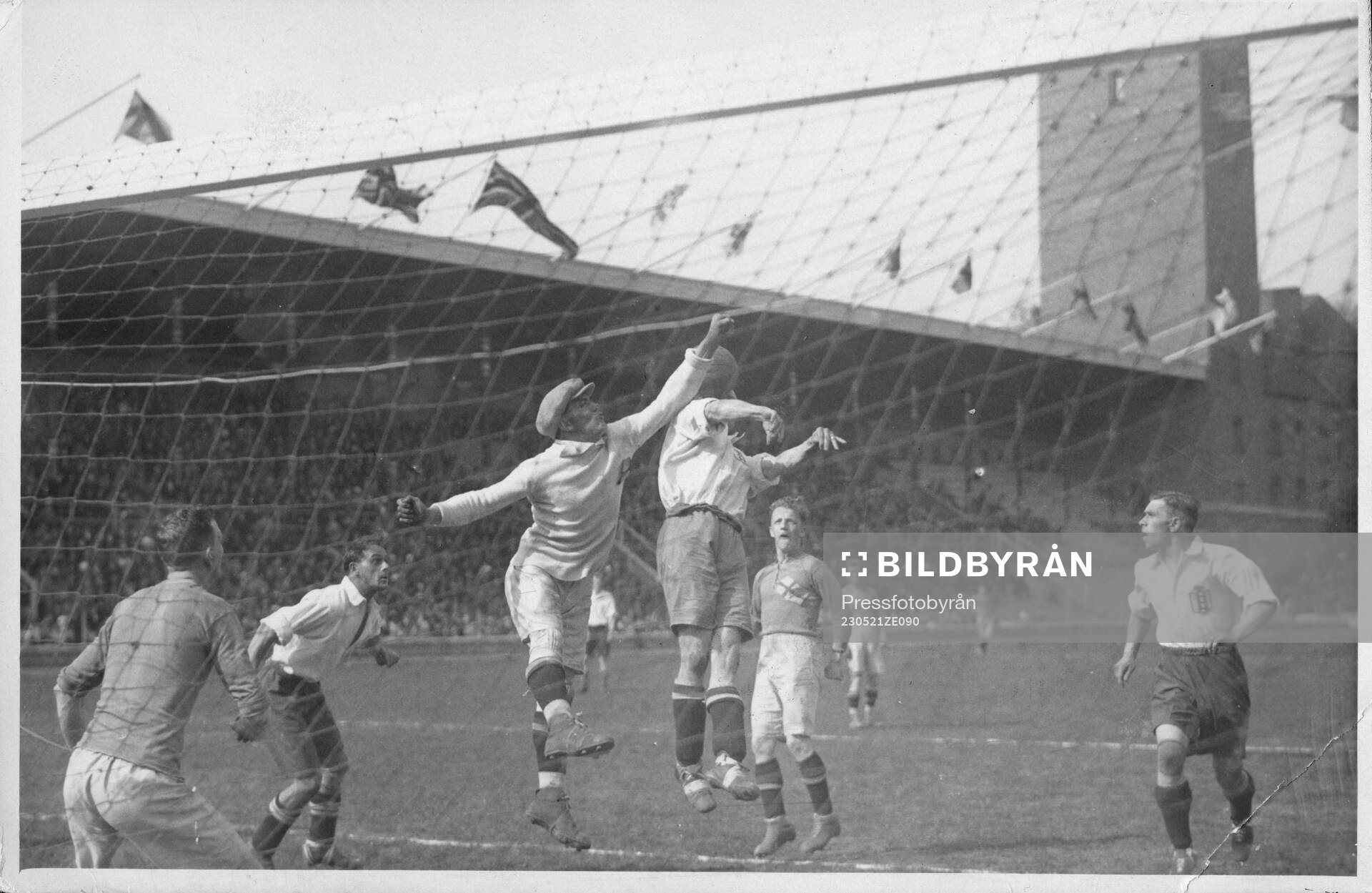 Fotboll, Sverige - England 2-4 (1-3). 14 500 besökare.