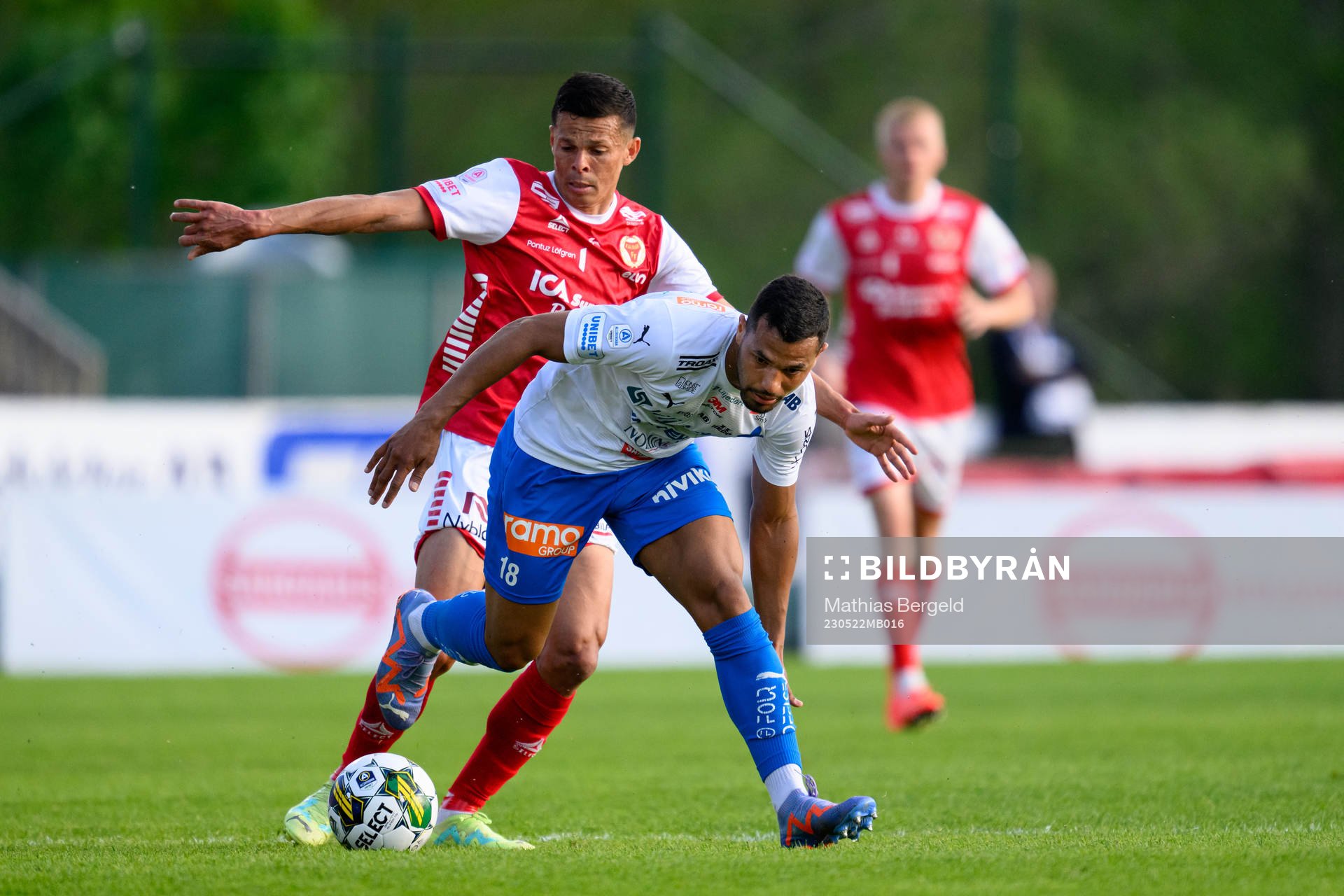 Kalmars Romario Pereira Sipiao och Värnamos Wenderson
