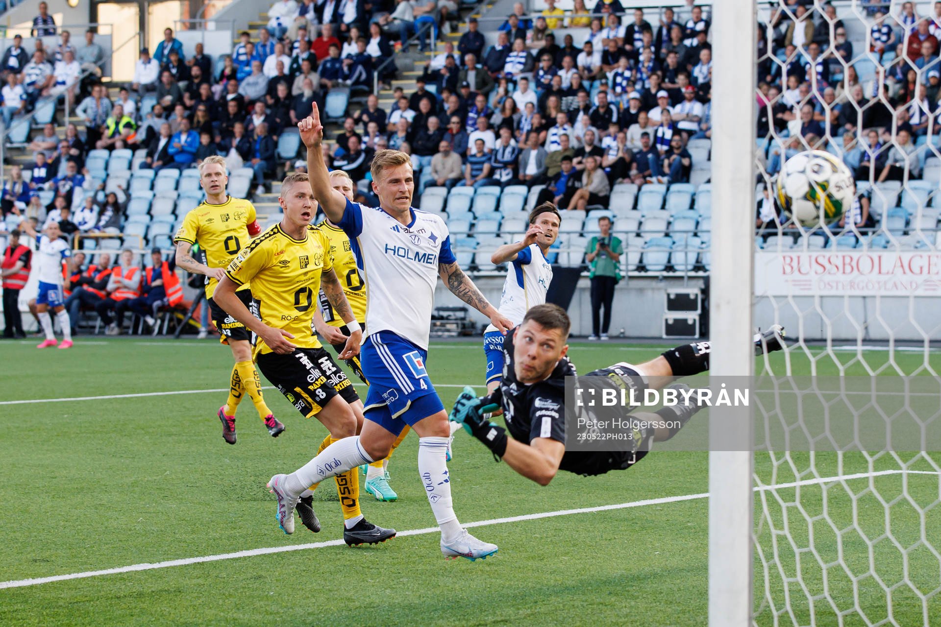 IFK Norrköpings Arnor Sigurdsson (ej i bild) gör 1-0
