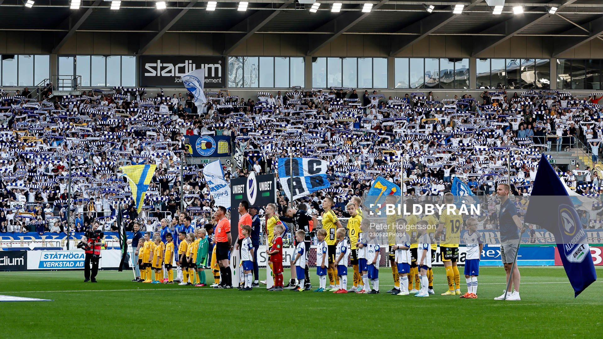 Lagen uppställd hitom Curva Nordahl