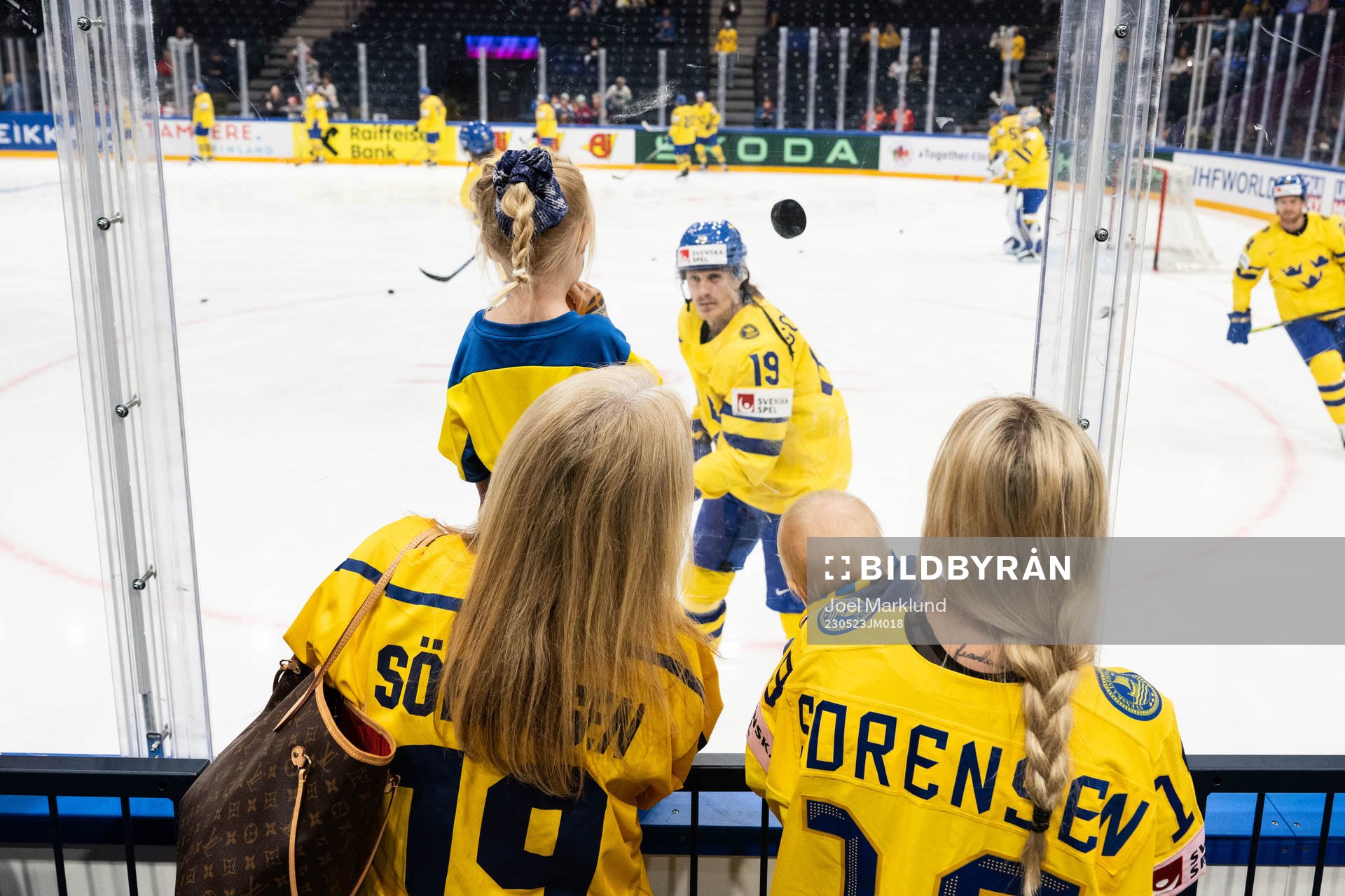 Marcus Sörensen of Sweden infront of his family