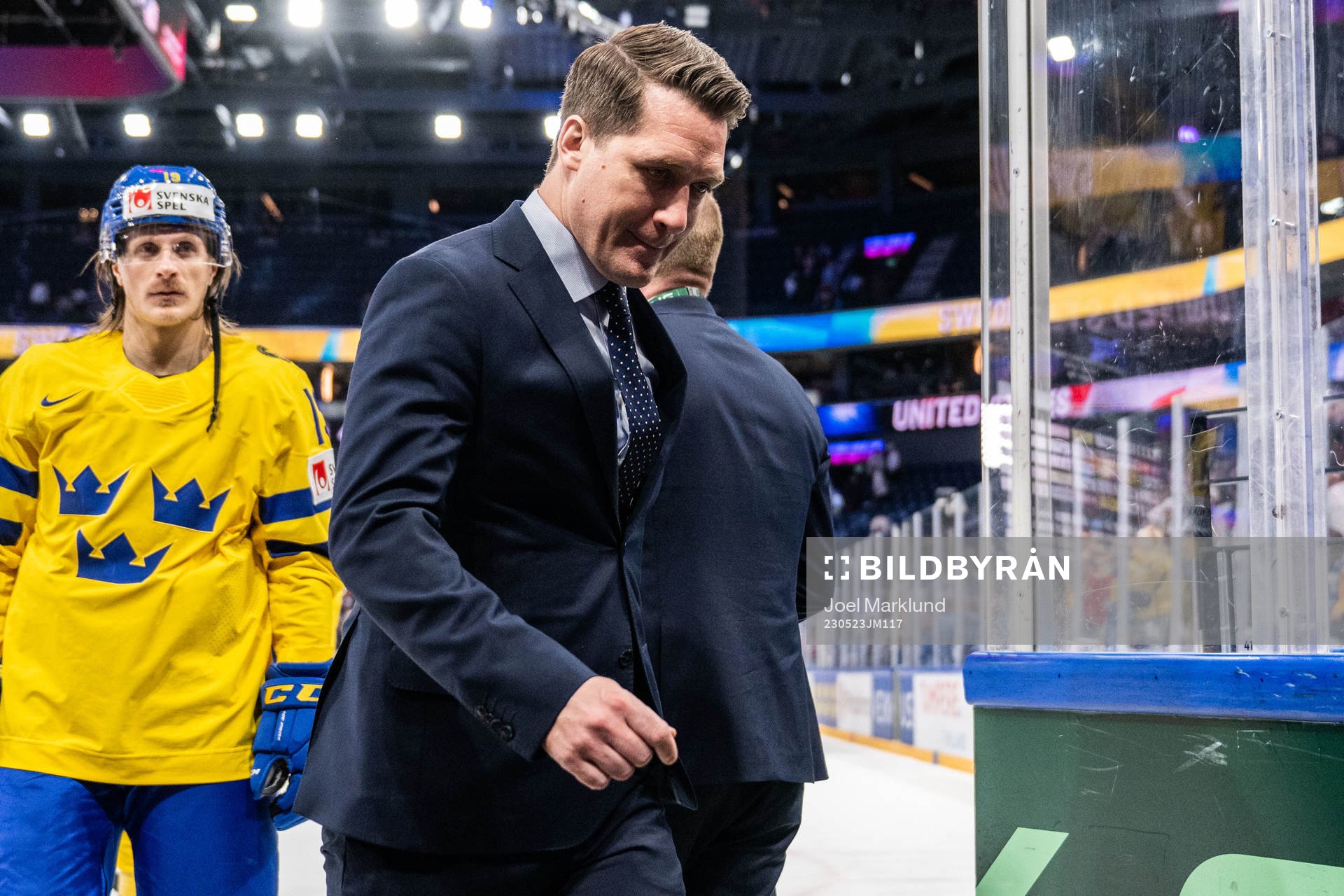 Head coach Sam Hallam of Sweden looks dejected