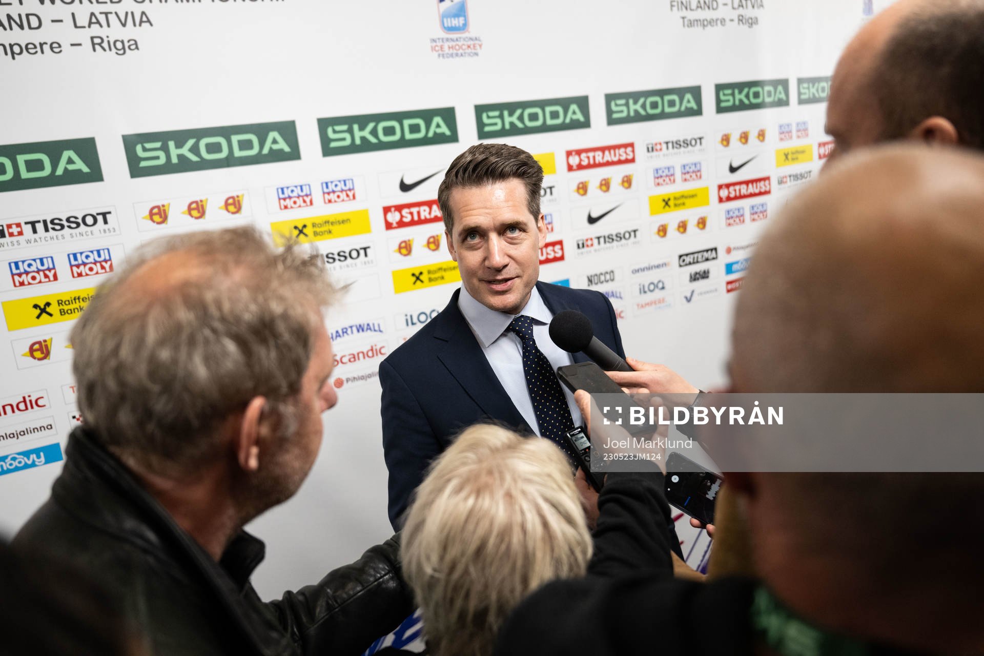Head coach Sam Hallam of Sweden in mixed zone