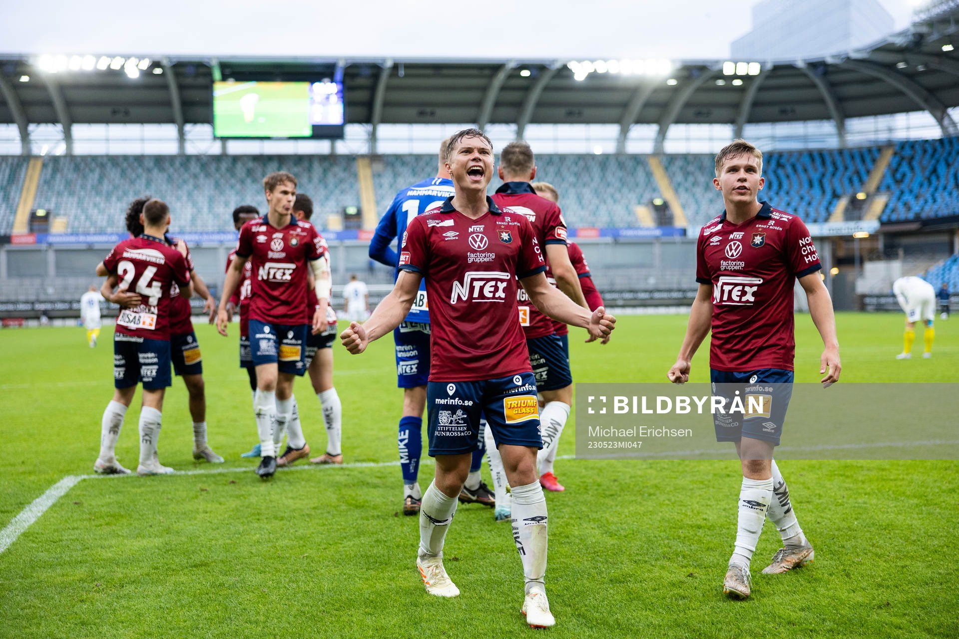 Örgrytes Linus Tagesson och Isak Dahlqvist jublar