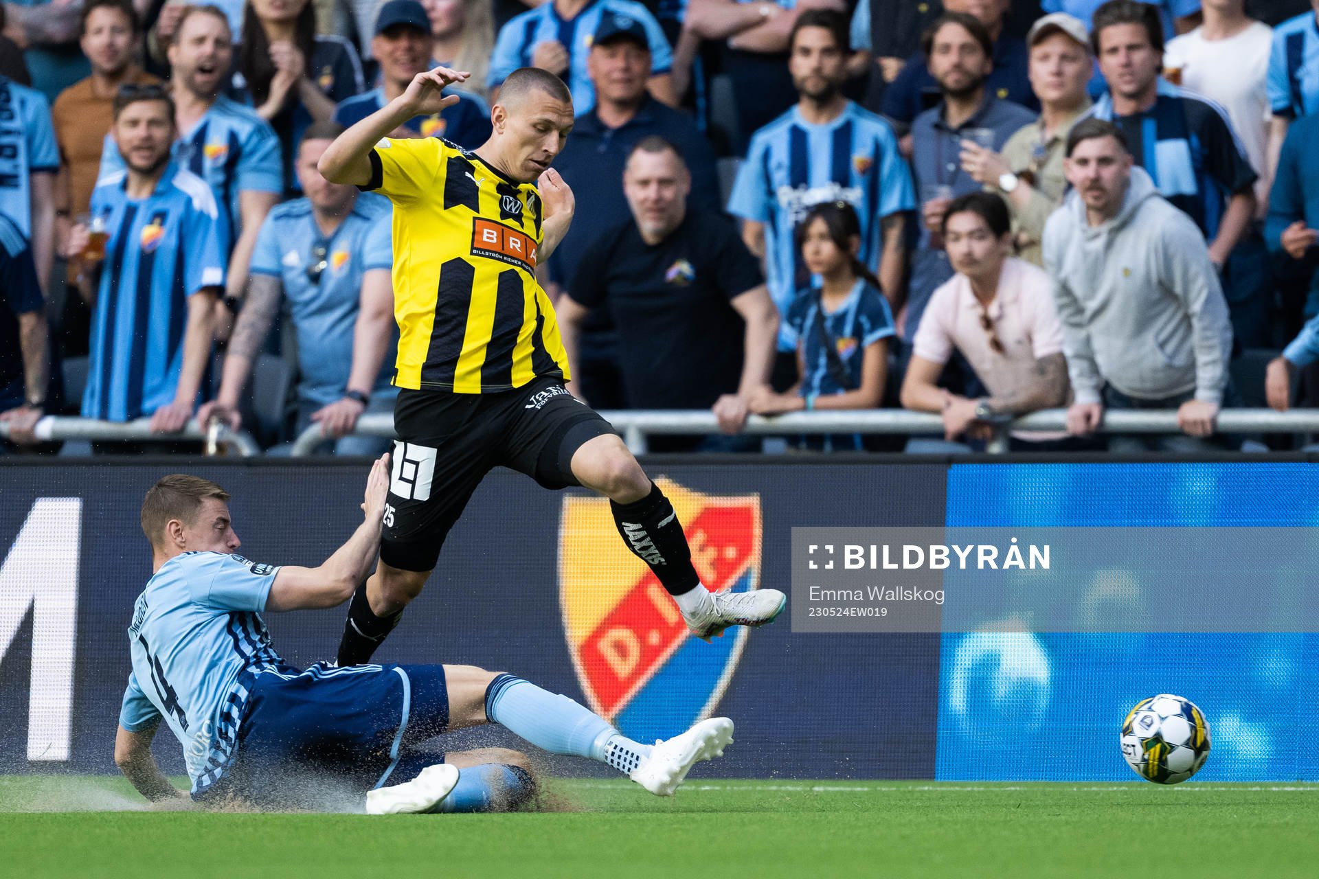 Djurgårdens Jesper Löfgren och Häckens Kristoffer Lund