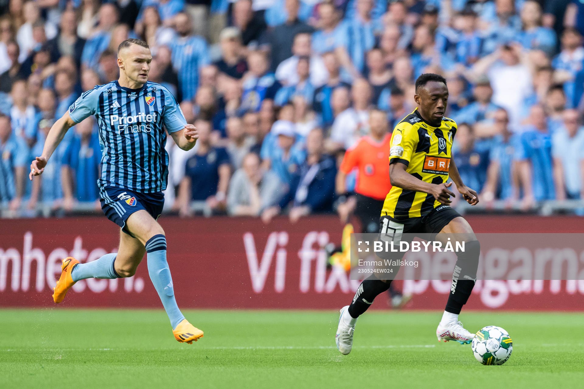 Djurgårdens Piotr Johansson och Häckens Benie Adama Traore