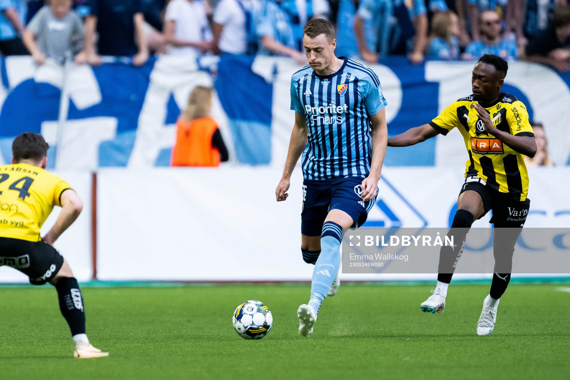 Häckens Lars Olden Larsen och Benie Adama Traore samt