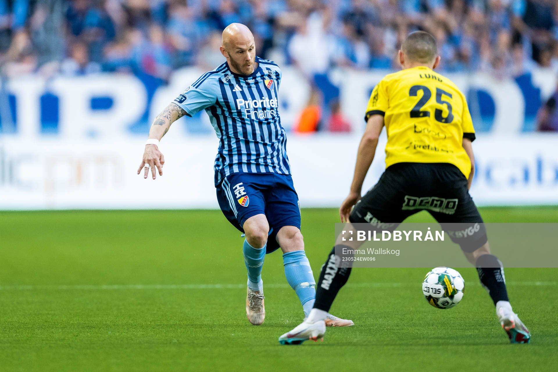Djurgårdens Magnus Eriksson och Häckens Kristoffer Lund