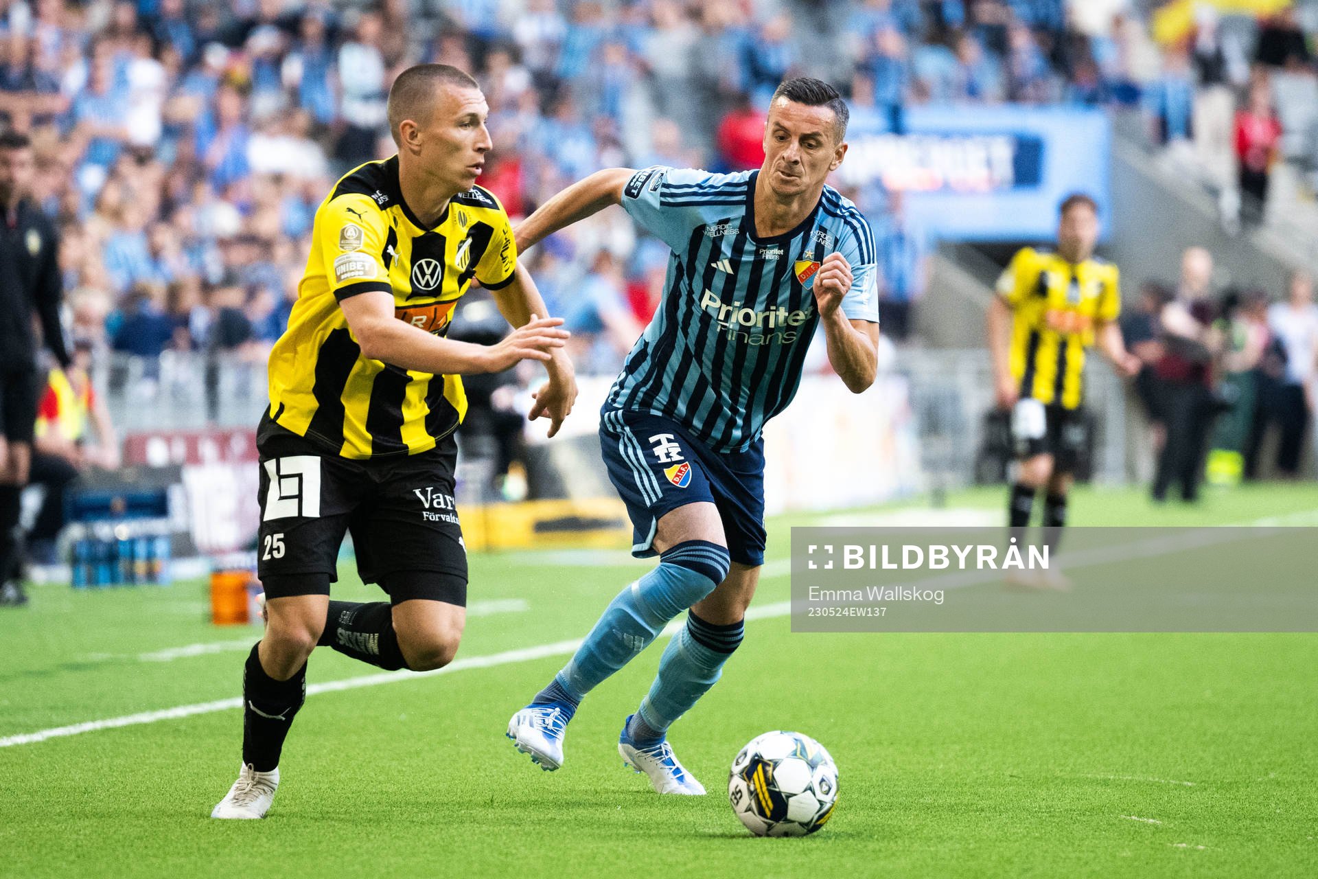 Häckens Kristoffer Lund Hansen och Djurgårdens Haris