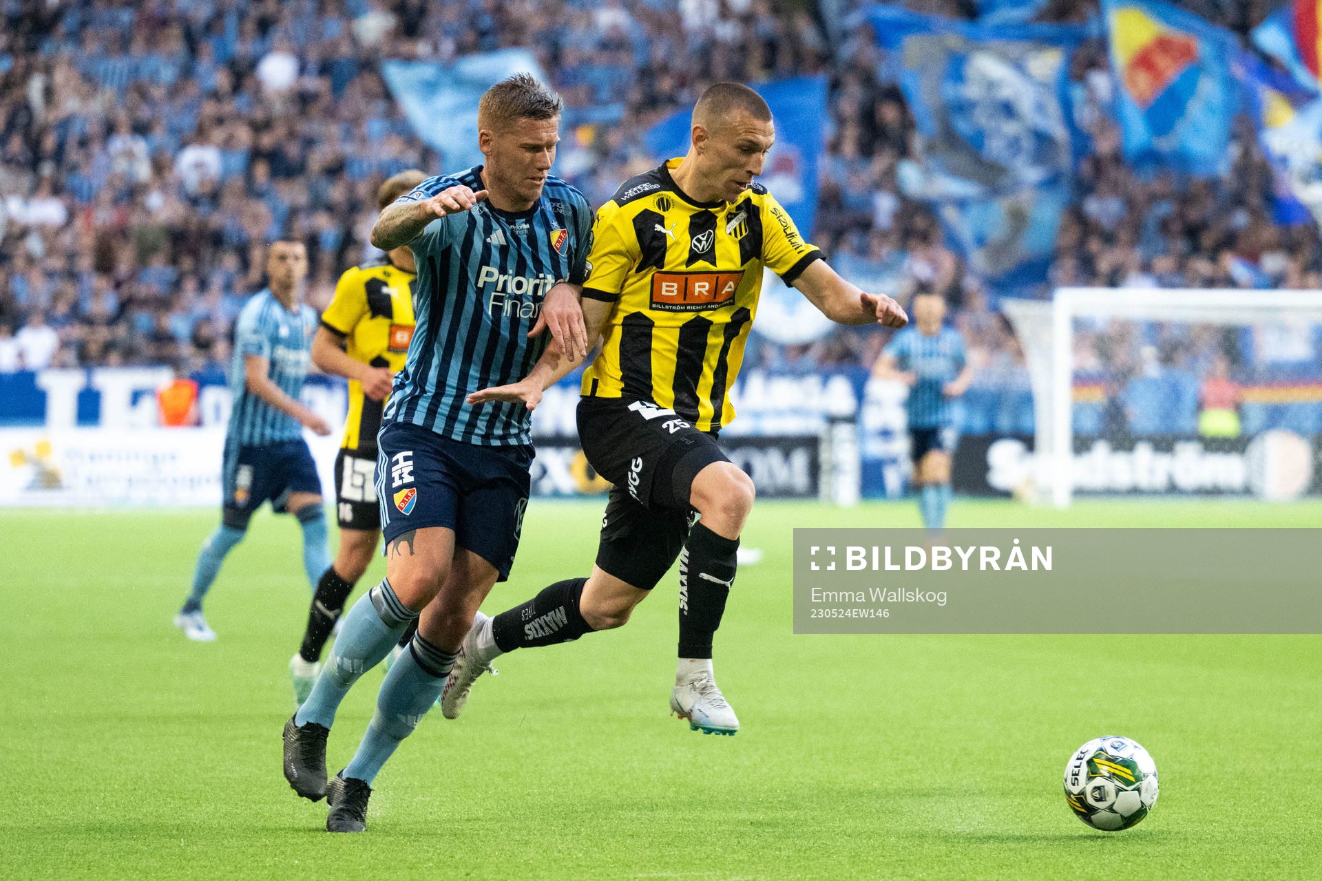 Djurgårdens Victor Edvardsen och Häckens Kristoffer Lund