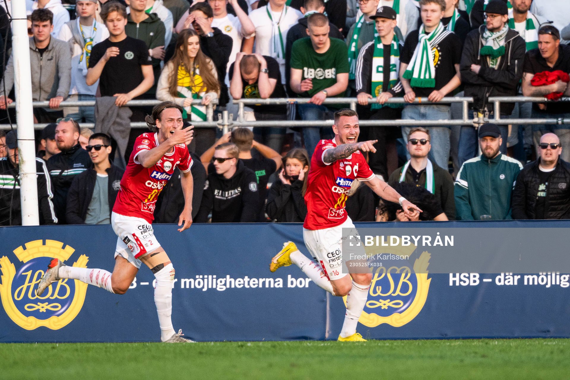 Degerfors Gustav Granath och Rasmus Örqvist jublar