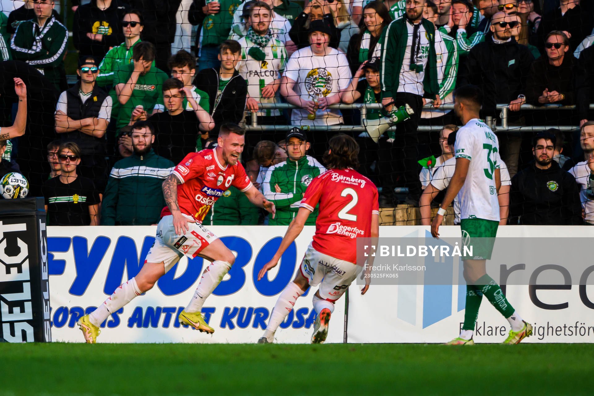 Degerfors Rasmus Örqvist jublar efter han gjort mål under fotbollsmatchen i Allsvenskan mellan Degerfors och Hammarby den 25 maj 2023 i Degerfors.