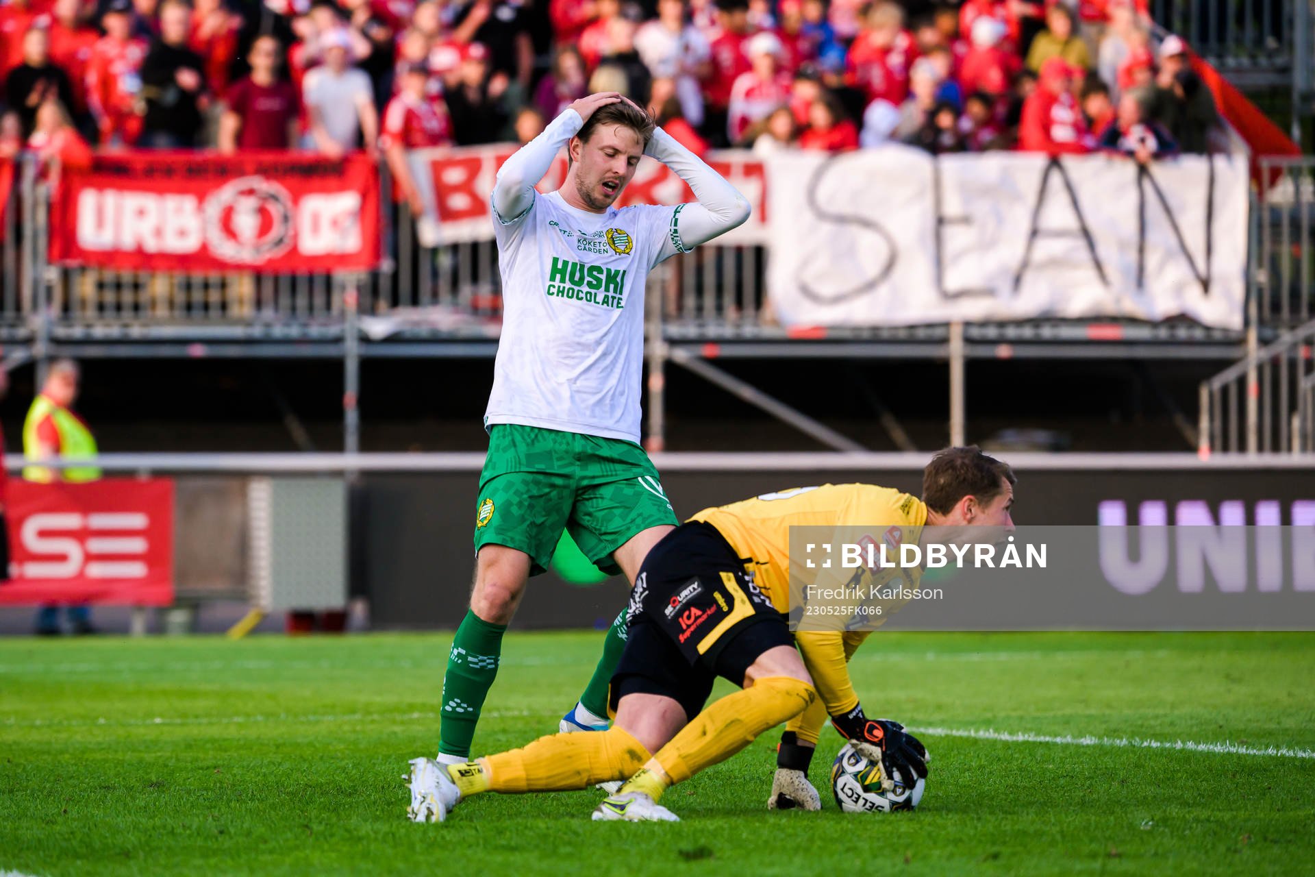 Hammarbys Joel Nilsson och Degerfors målvakt Jonas Olsson