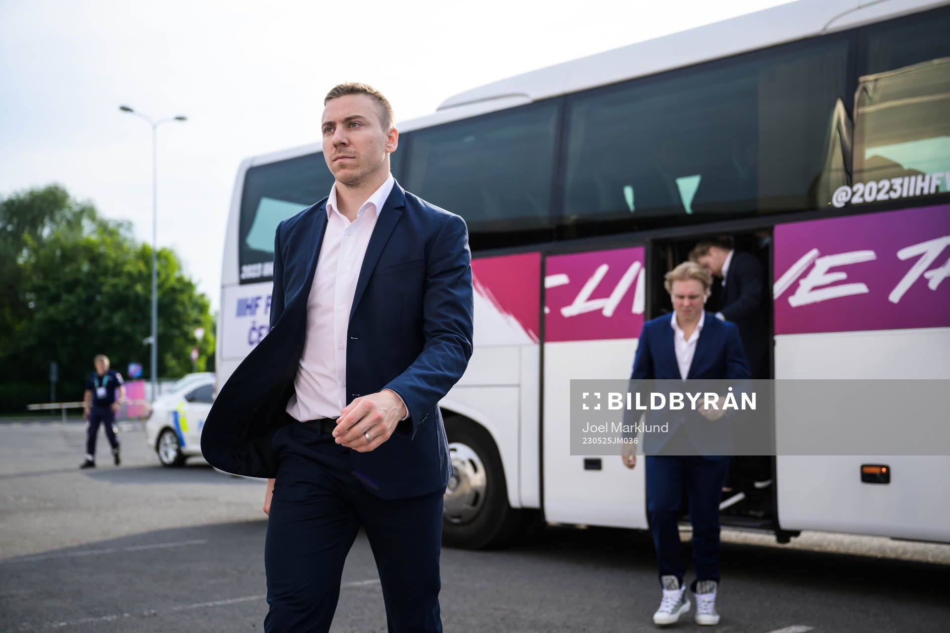 Pär Lindholm of Sweden arrives to the arena for the 2023