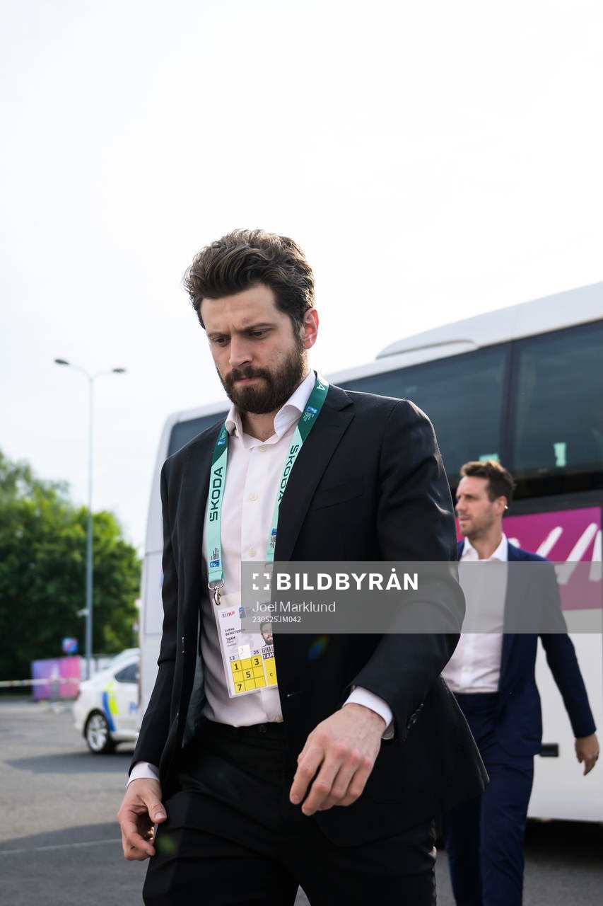 Lukas Bengtsson of Sweden arrives to the arena for the 2023