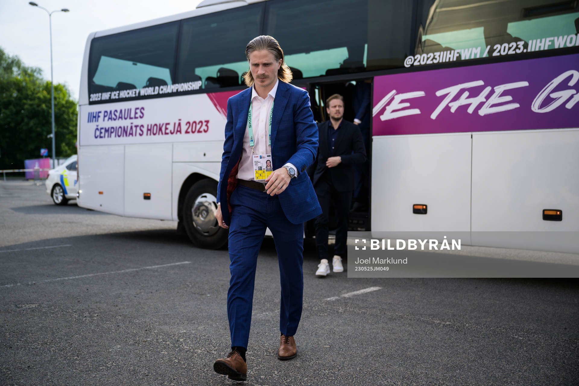 Marcus Sörensen of Sweden arrives to the arena for the