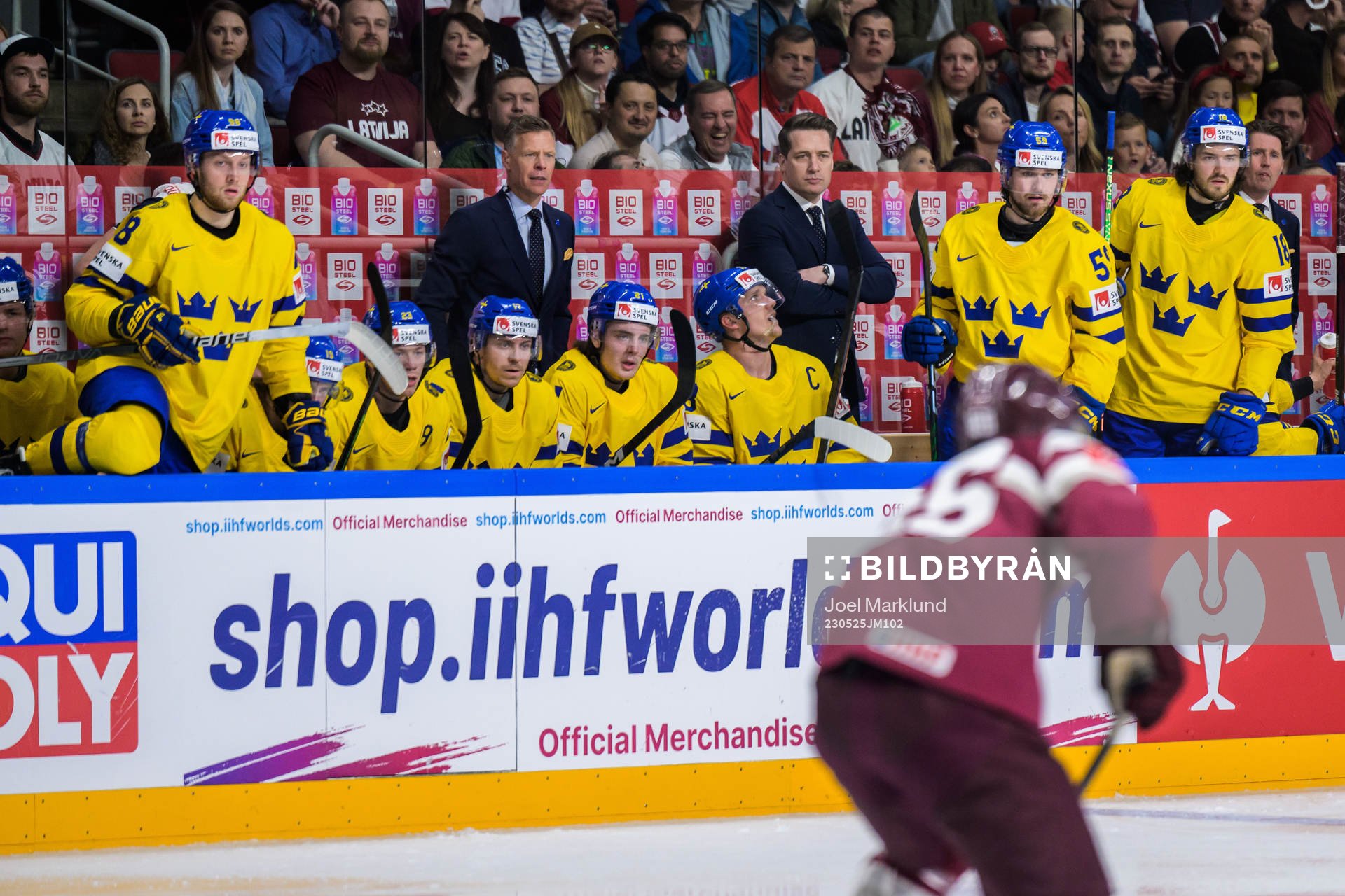 Assistant coach Nicklas Rahm and head coach Sam Hallam of