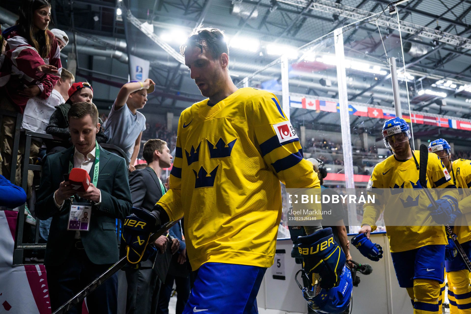 Patrik Nemeth and Oscar Lindberg of Sweden look dejected