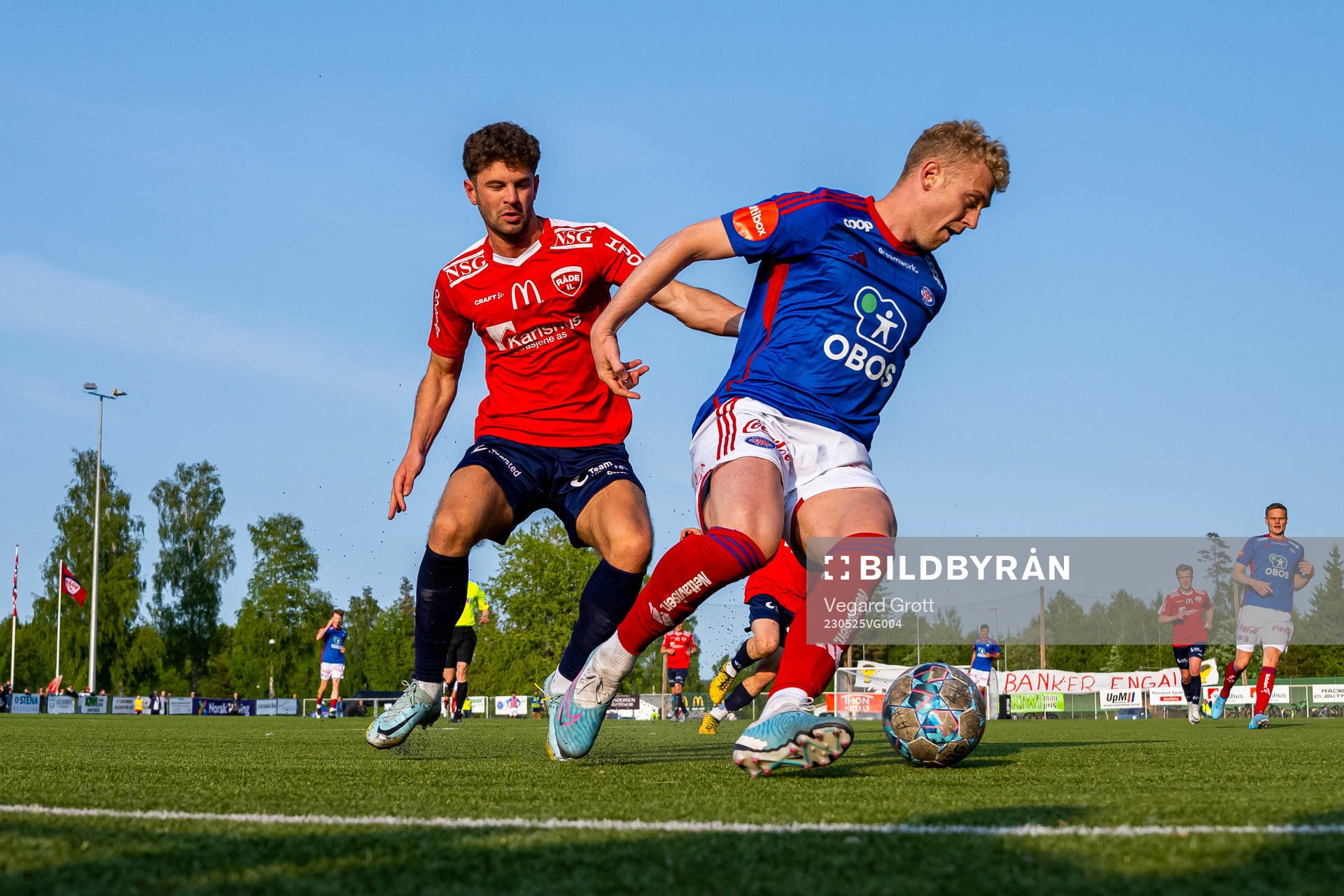 Rinor Topallaj of Råde and Henrik Bjørdal of Vålerenga