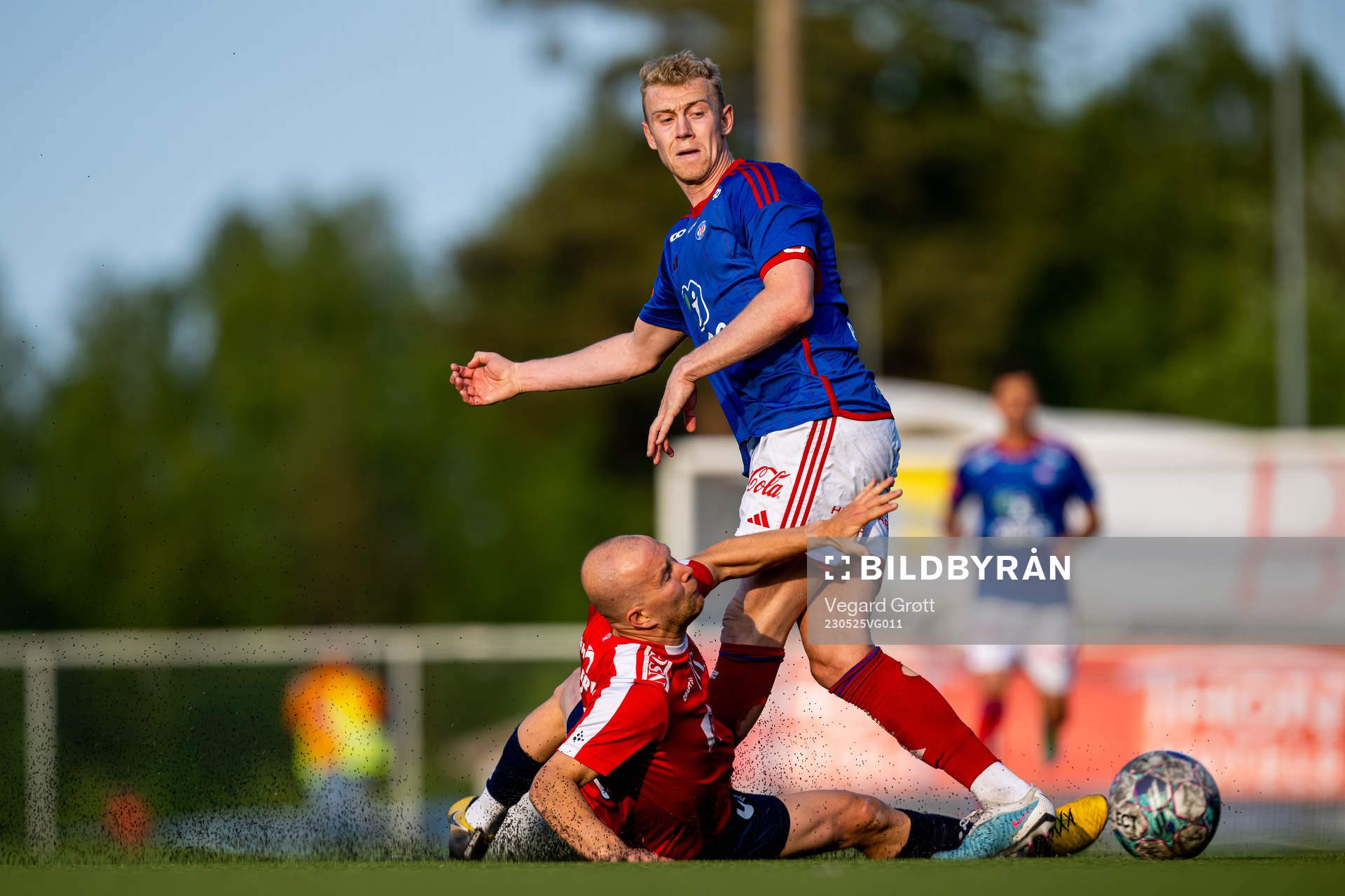 Albion Latifi of Råde and Henrik Bjørdal of Vålerenga during the cup football match between Råde and Vålerenga on May 25, 2023 in Råde. 