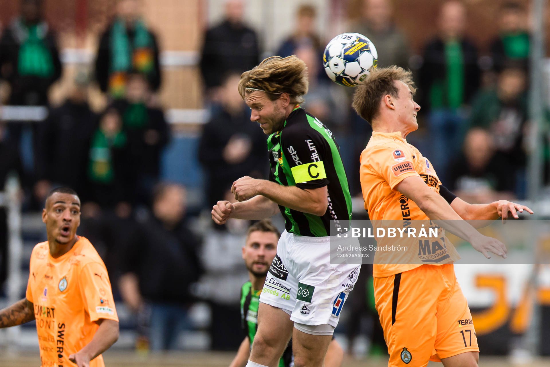 GAIS August Wängberg i kamp med AFC Eskilstunas Anton Ekeroth under fotbollsmatchen i Superettan mellan AFC Eskilstuna och GAIS den 26 maj 2023 i Eskilstuna.