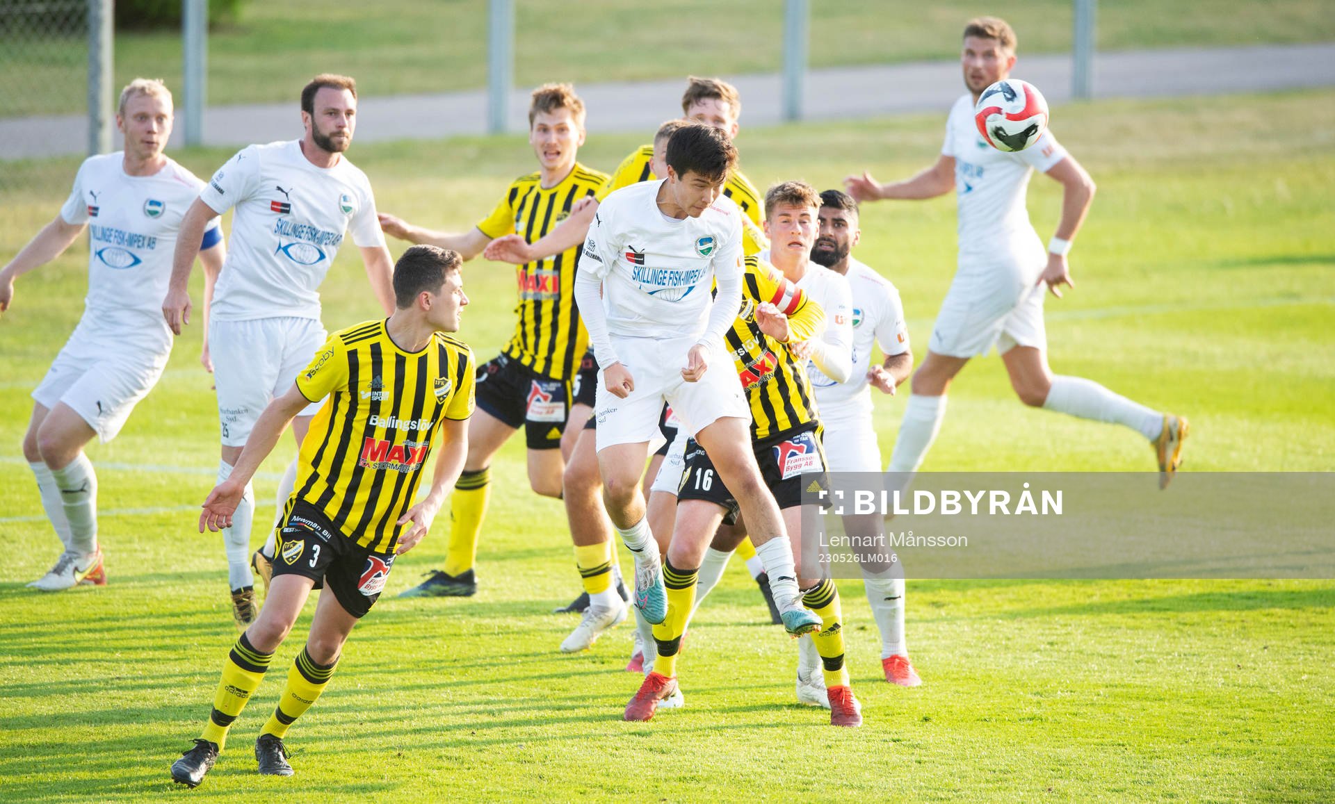 Österlen rensar undan i matchen i division 2 mellan IFK