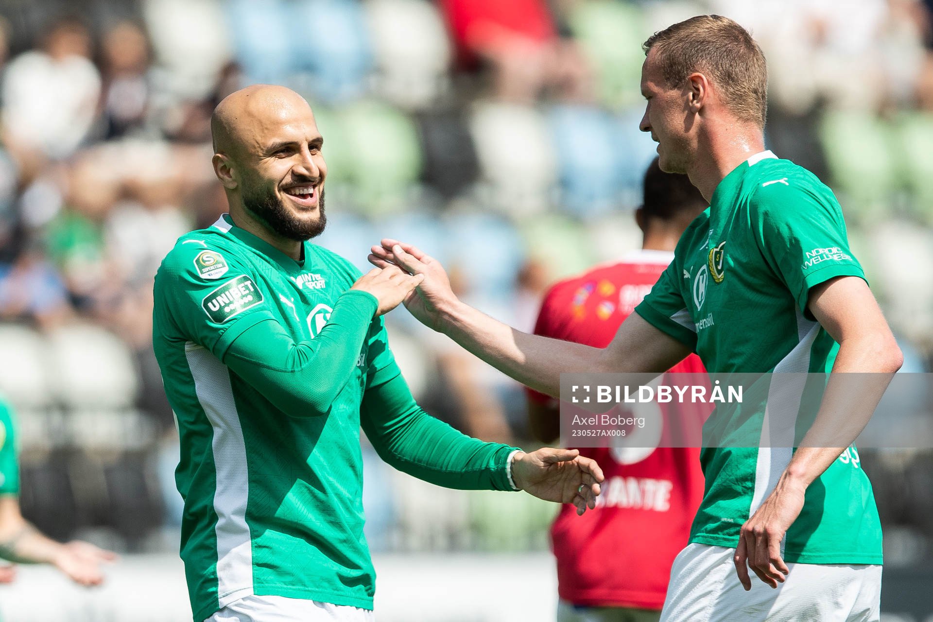 Jönköpings Södras Pashang Abdulla och Alexander Berntsson jublar efter 1-0 under fotbollsmatchen i Superettan mellan Jönköpings Södra och Brage den 27 maj 2023 i Jönköping.