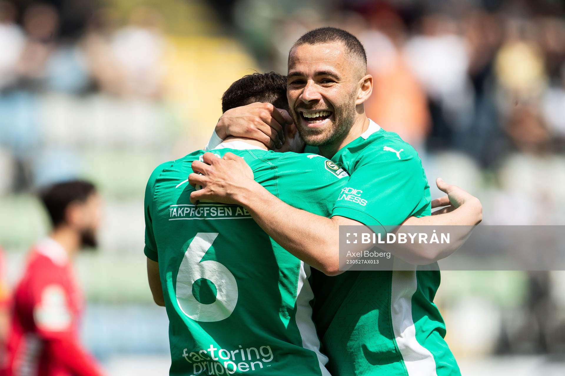 Jönköpings Södras August Karlin och Malkolm Moenza jublar