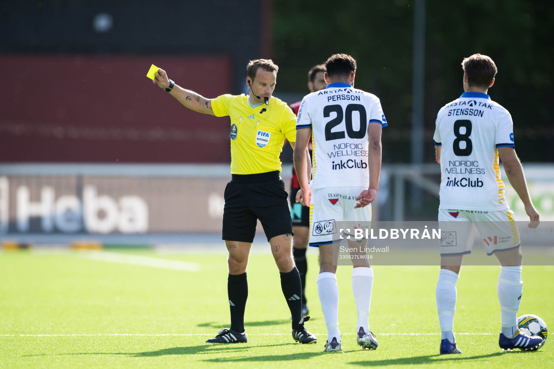 Brommapojkarnas Alexander Jensen (ej i bild) tilldelas gult
