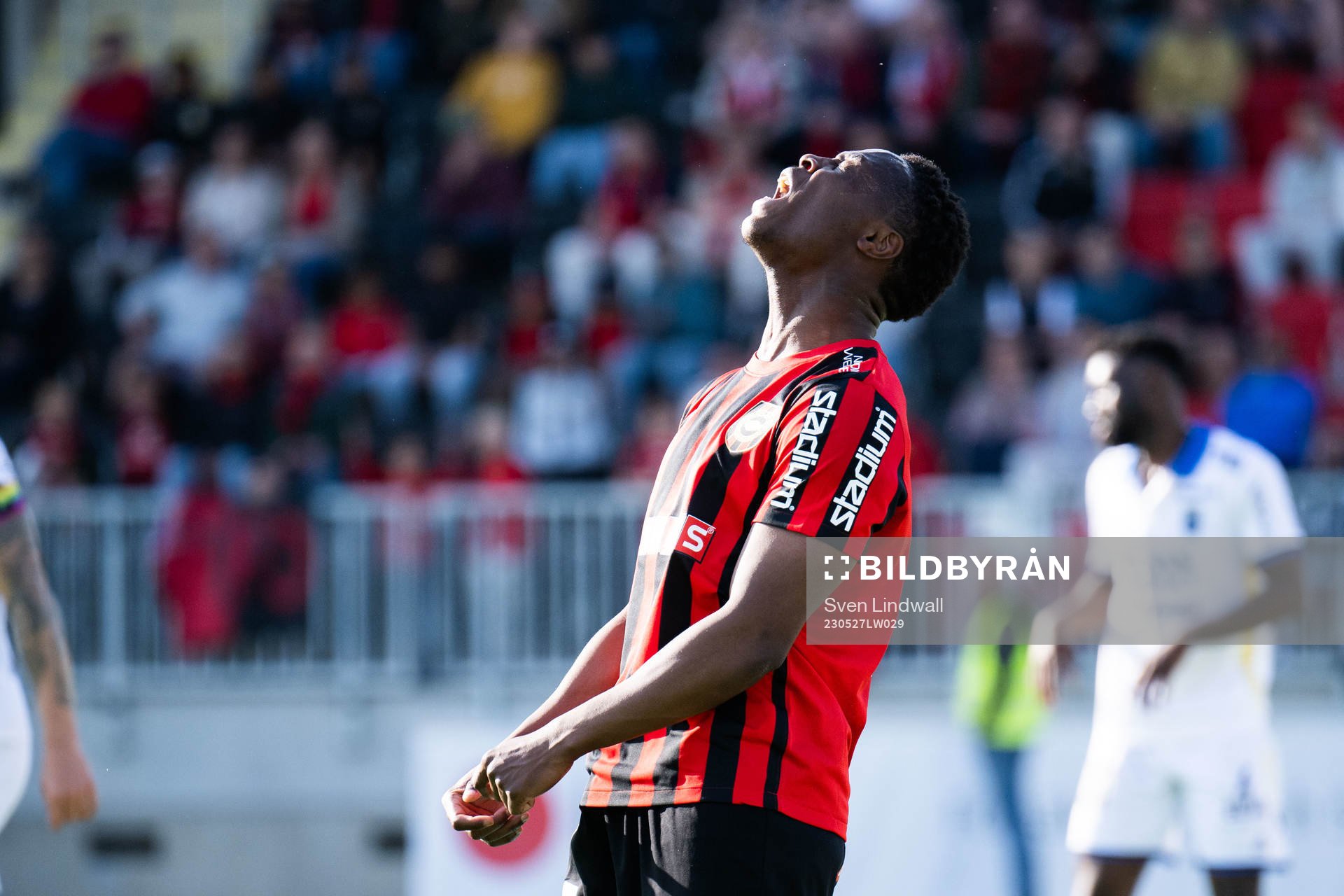 Brommapojkarnas Richie Omorowa reagerar