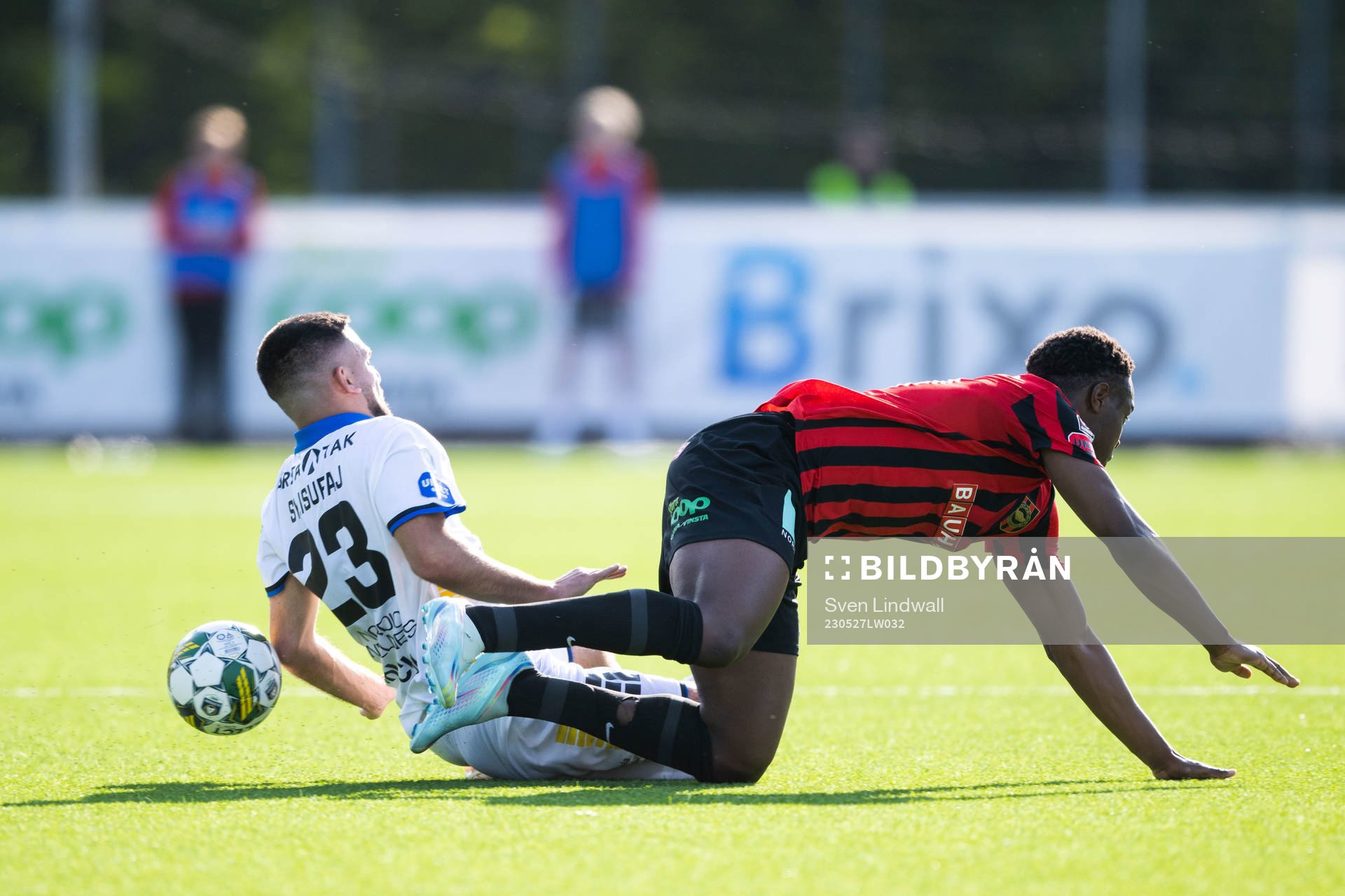 Sirius Edi Sylisufaj och Brommapojkarnas Richie Omorowa