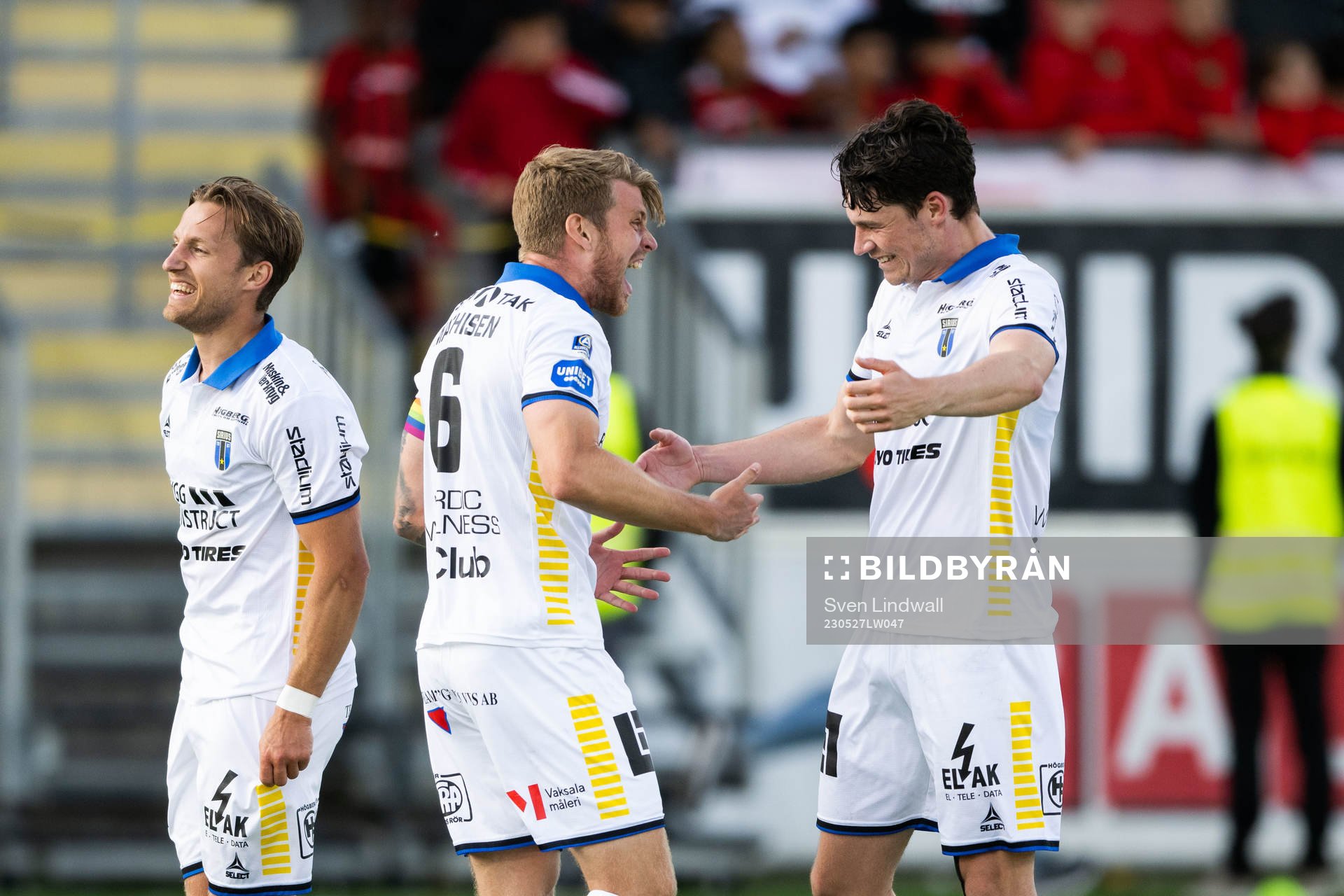 Sirius Marcus Klingenberg Mathisen jublar med Jamie Roche